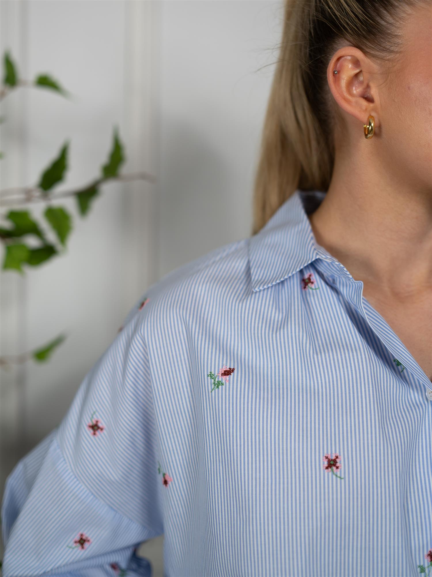 Max Mara Butterfly Light Blue