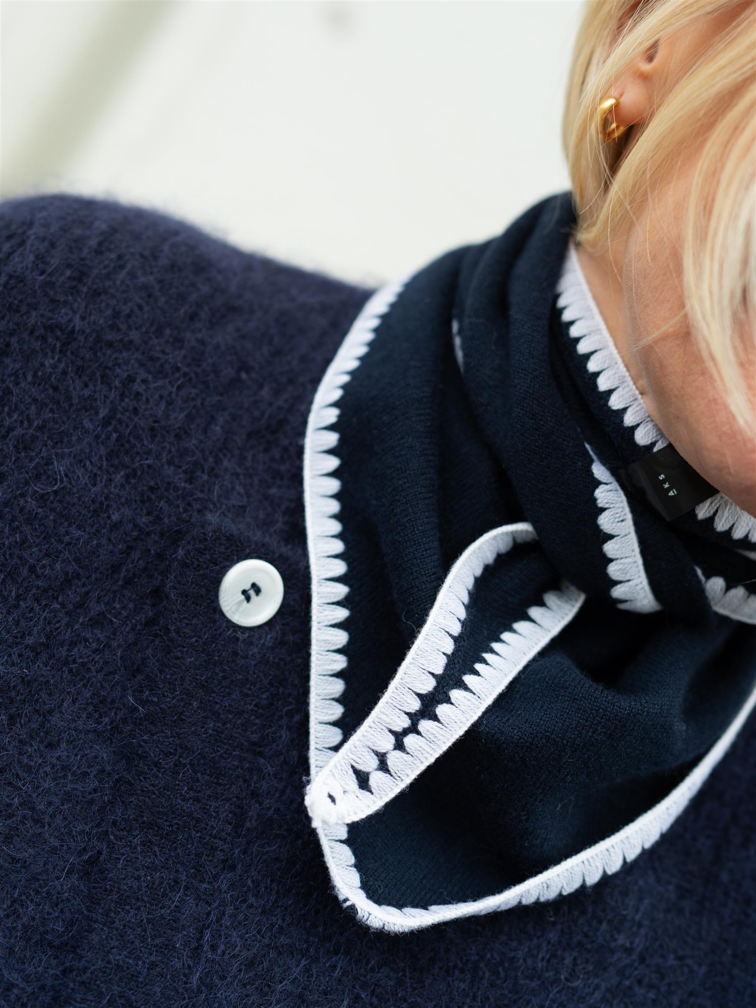 Mina Stitched Merino Scarf Navy