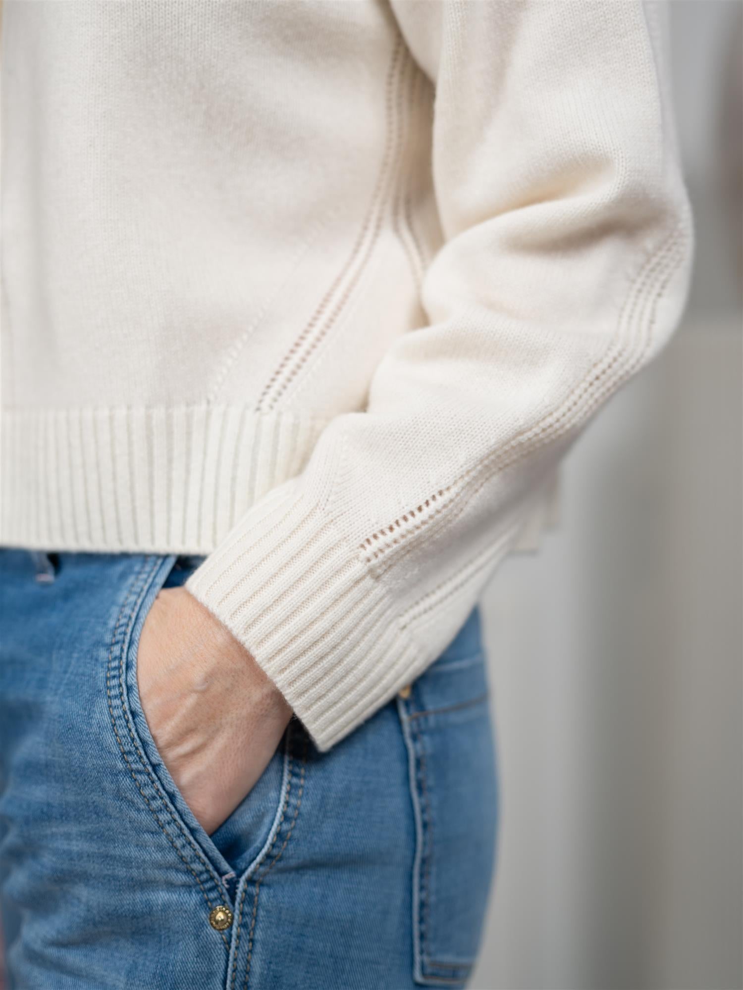 Dear Dharma Estas Cardigan Cream