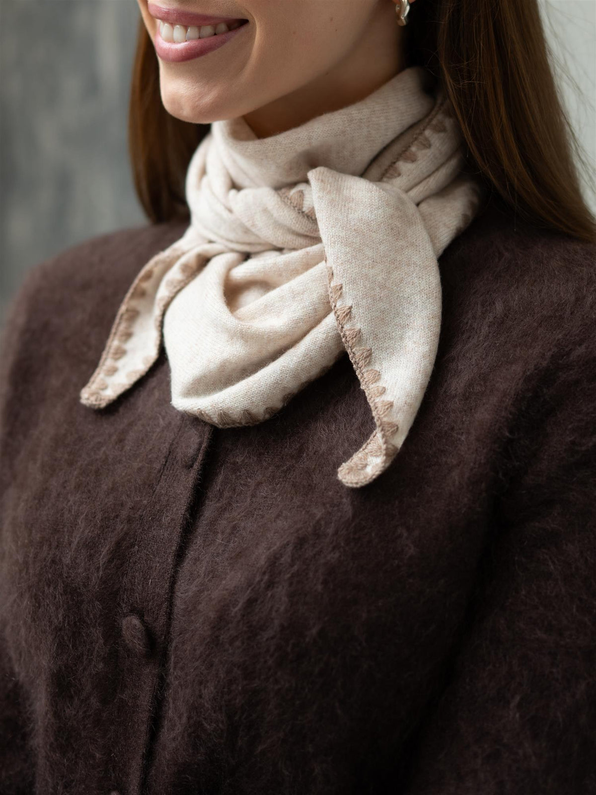 Scarf W Contrat Edges Light Beige