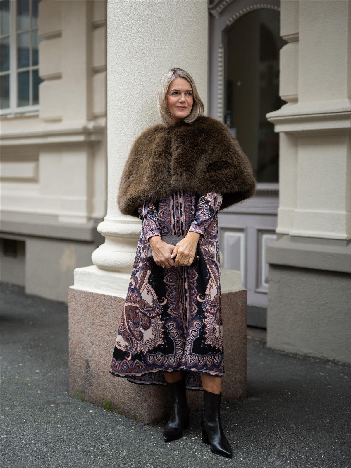 Izaya Fake Fur Cape Brown