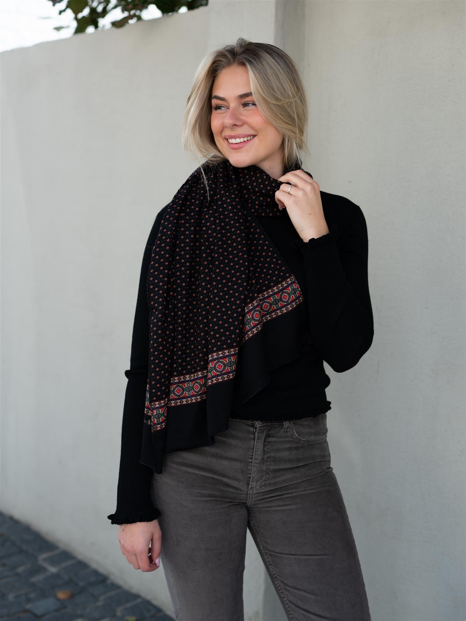 Foulard Wool Fringe Scarf Wine Multi