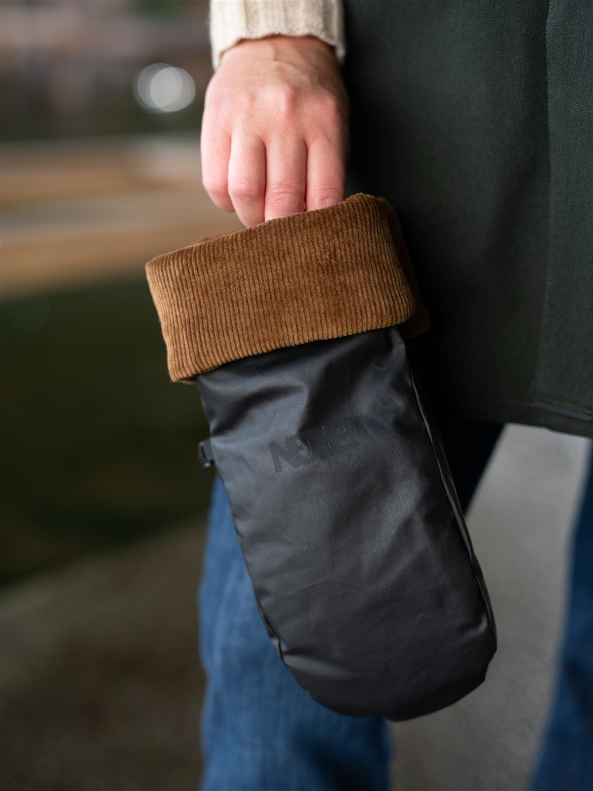 Storm Mittens New Black