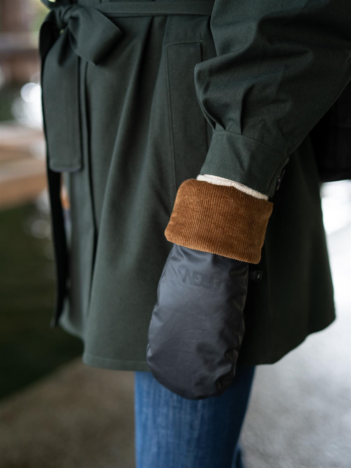 Storm Mittens New Black