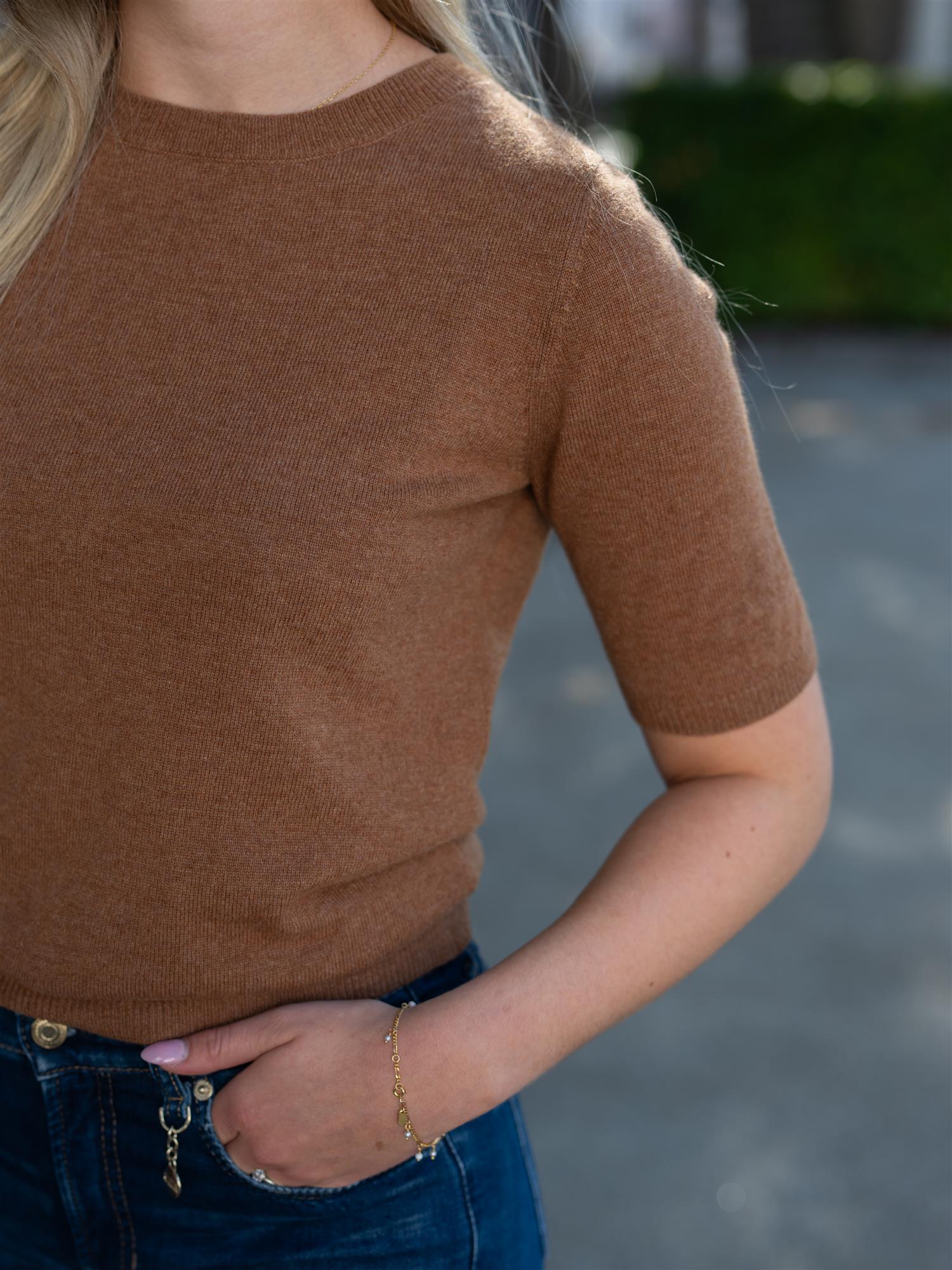 Dear Dharma Marthe Tee Camel