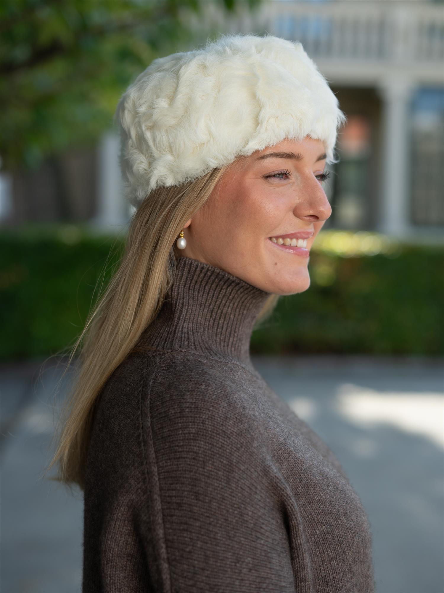 Alessia Shearling Hat Cream