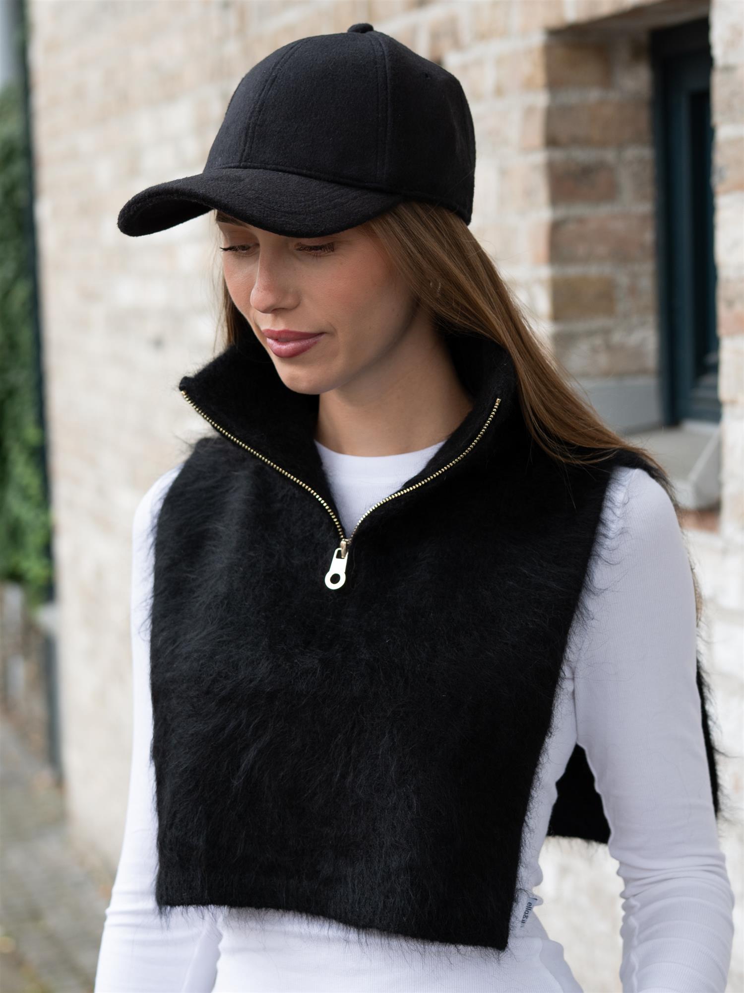 Belinda Chunky High Neck Black