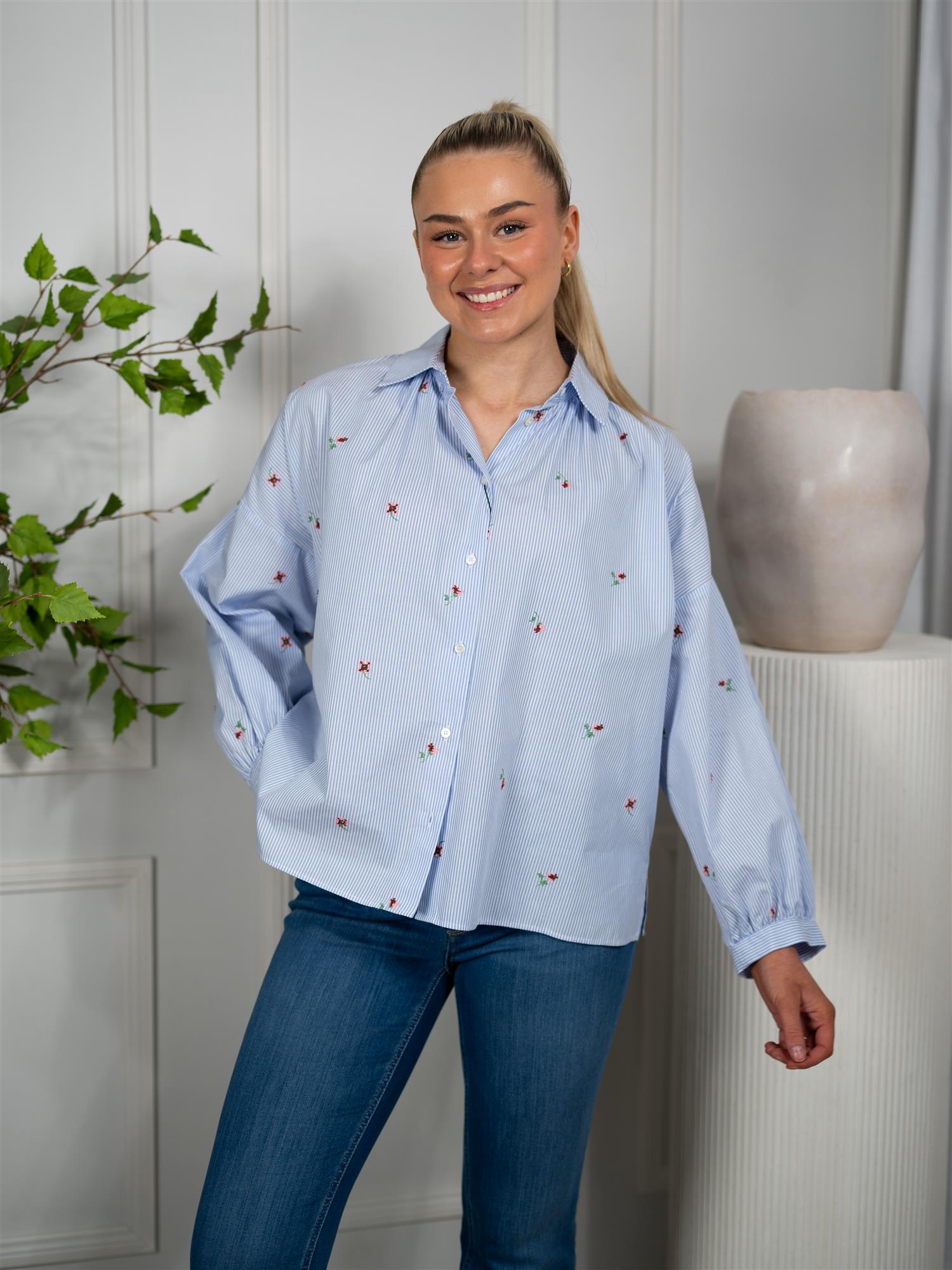 Max Mara Butterfly Light Blue