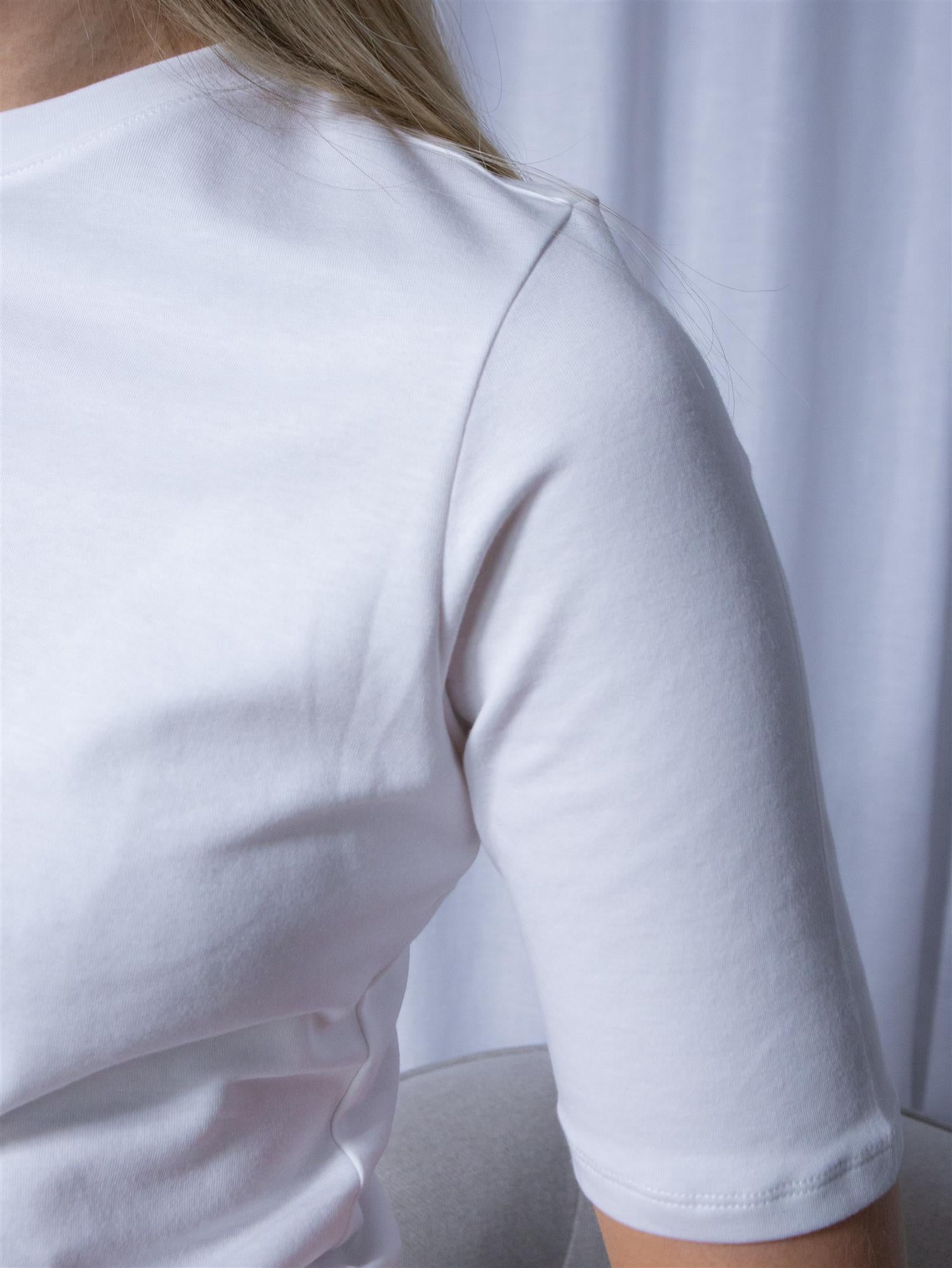 Julie Josephine Marianne Tee White