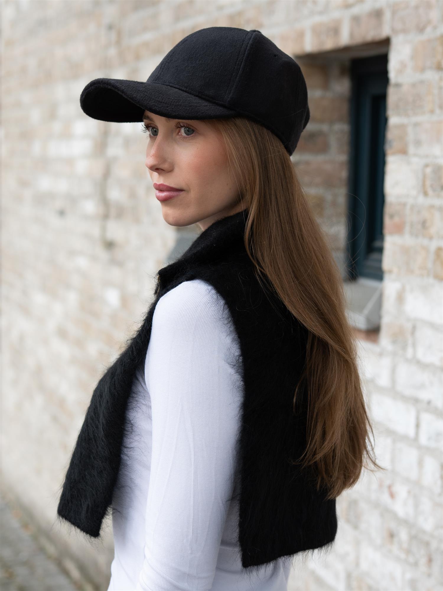 Belinda Chunky High Neck Black