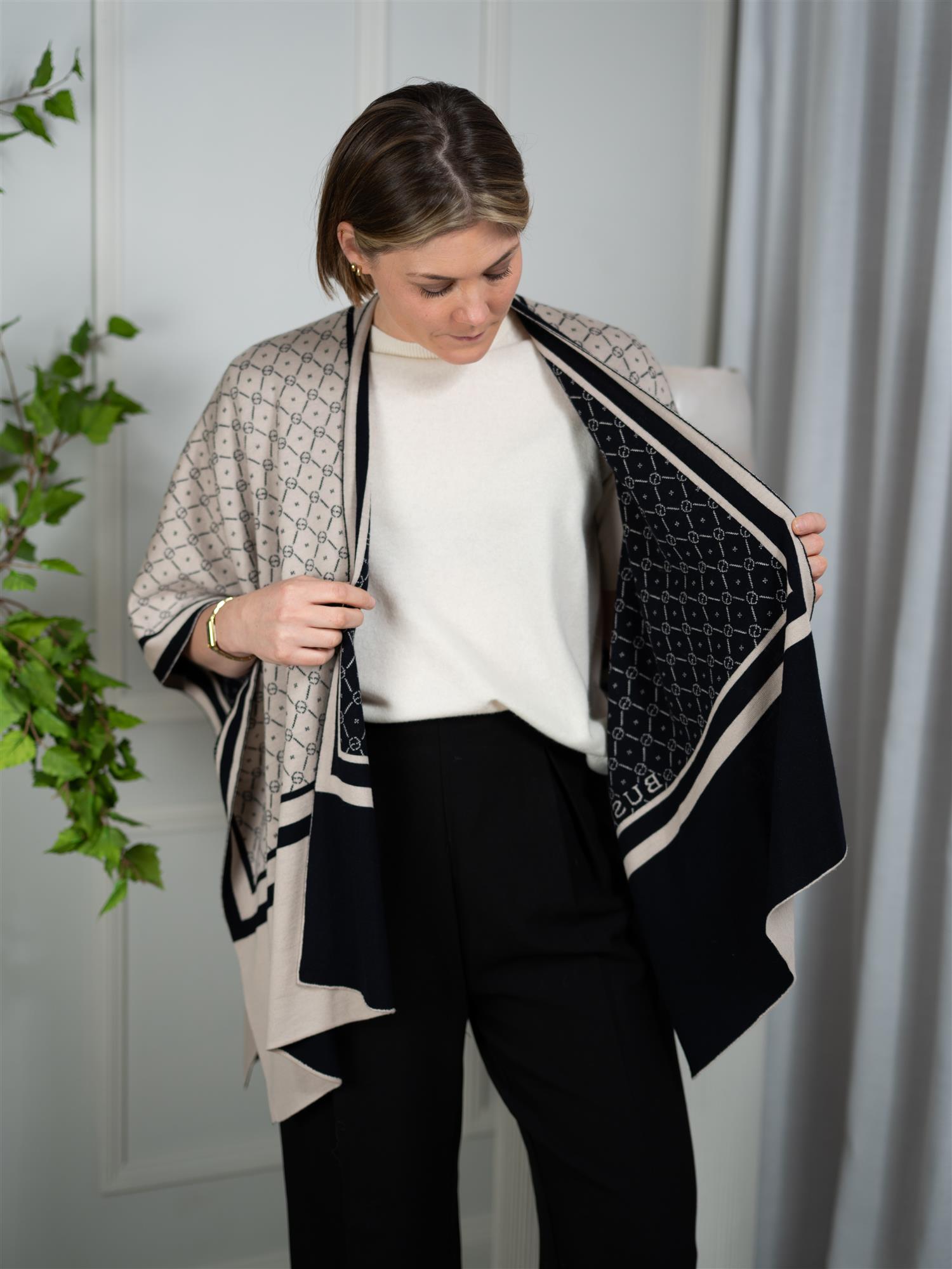 Busnel Garnette Poncho Mini Fudge/Marine