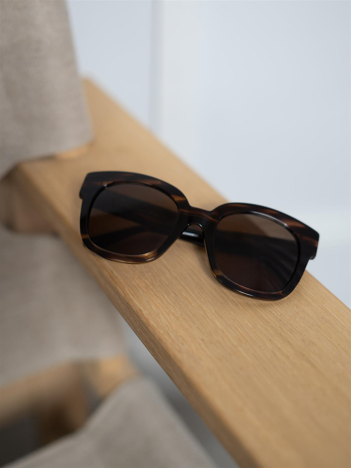 Glas Chloe Dark Brown