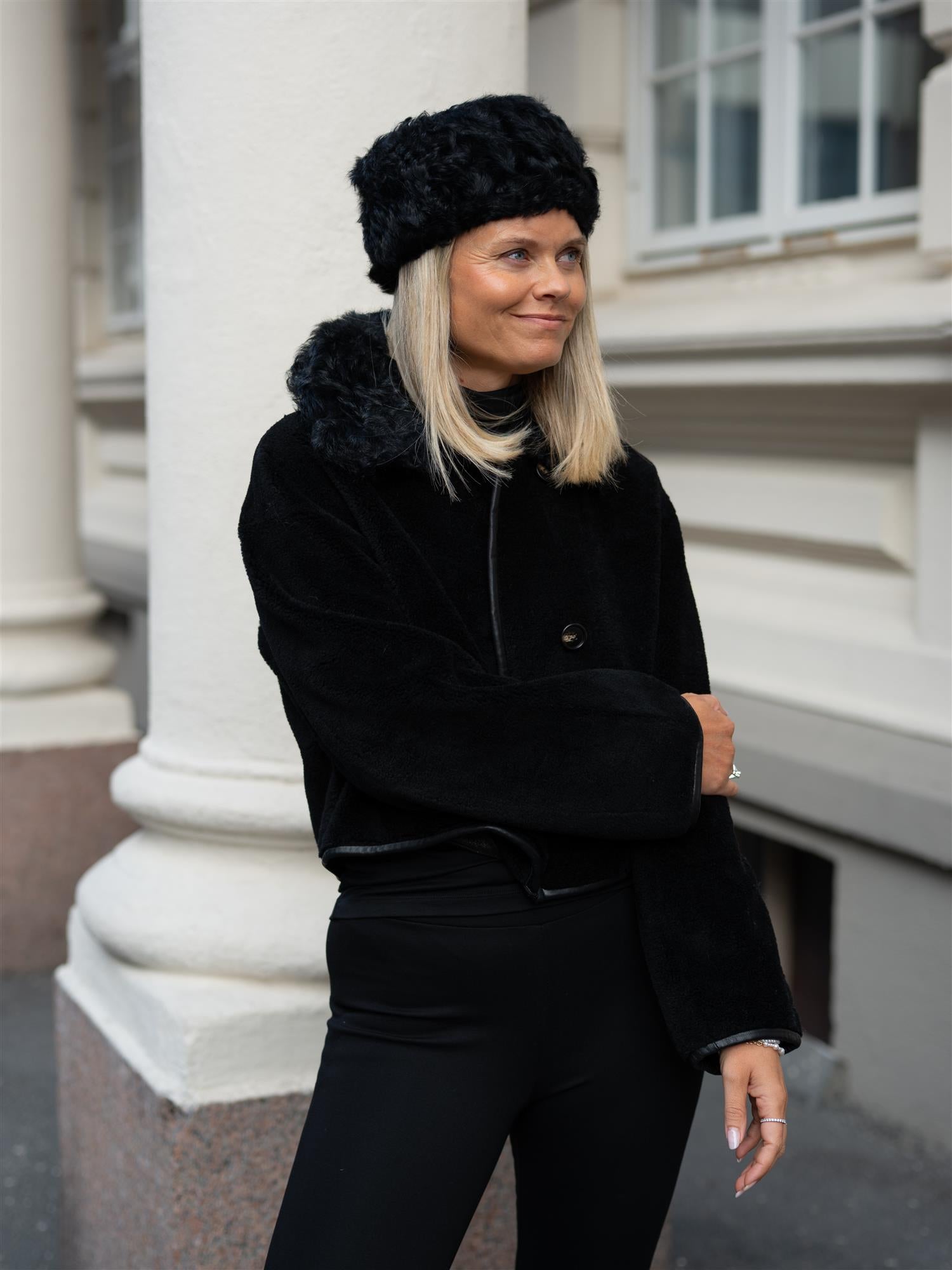 Alessia Shearling Hat Black