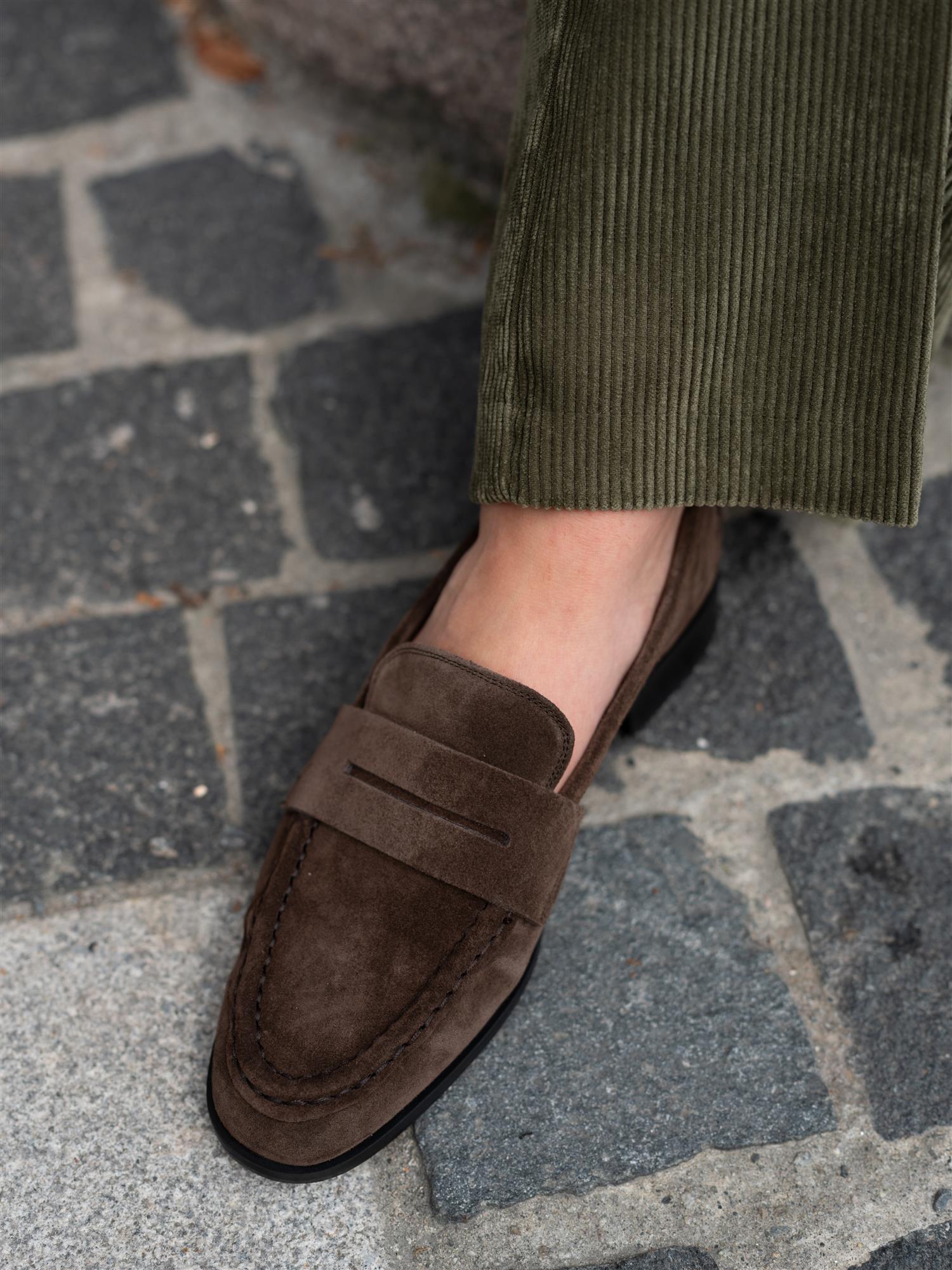 ATP Atelier Airola Walnut Suede