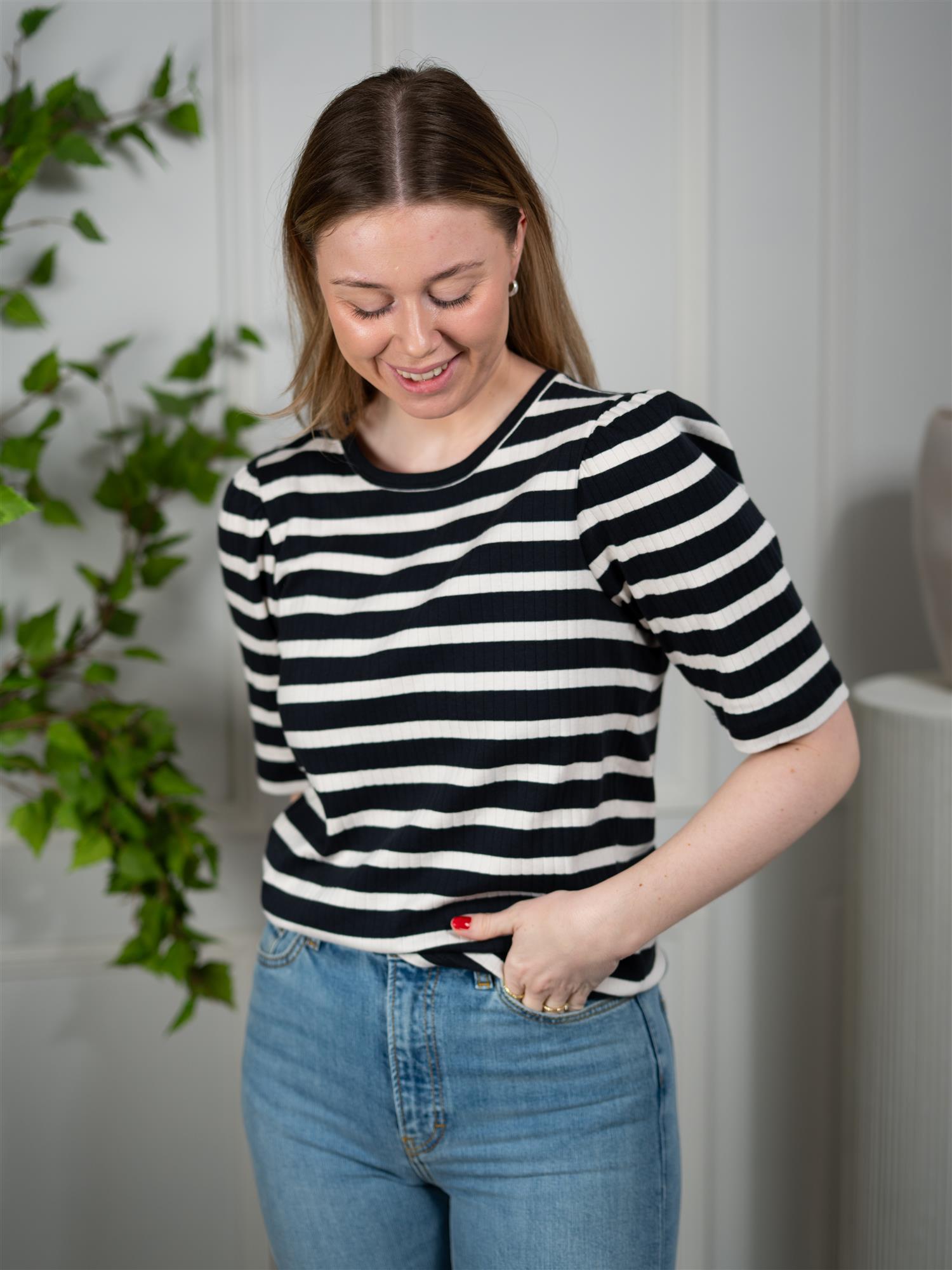Munthe Jikolaz Stripe/Black