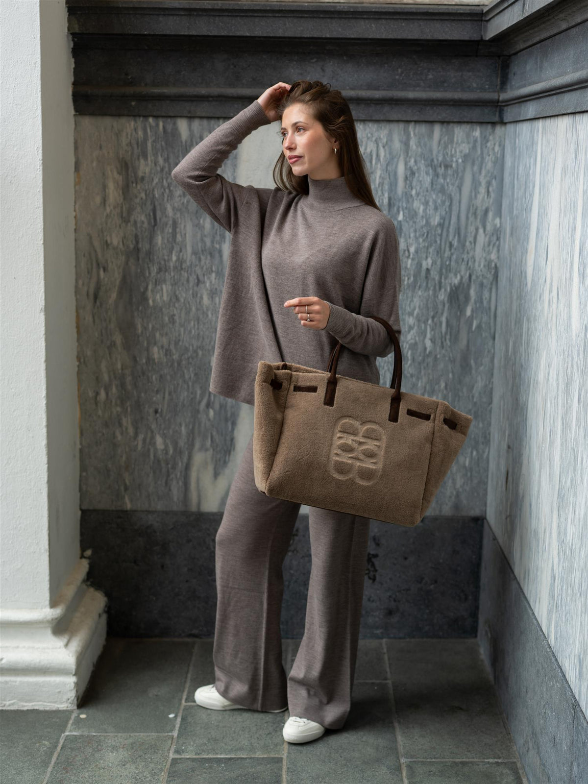 Lykke Shearling Bag Taupe