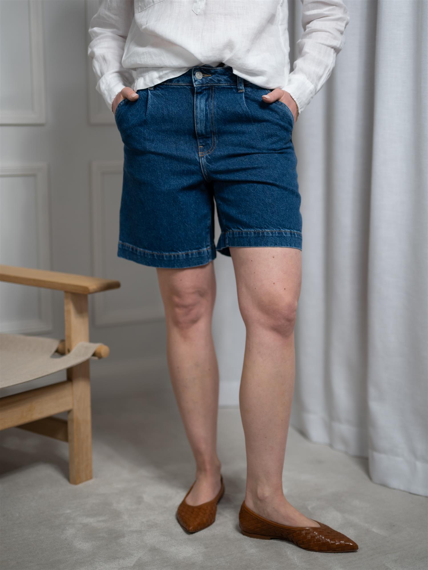 Camilla Pihl Jason Shorts Washed Dark Blue