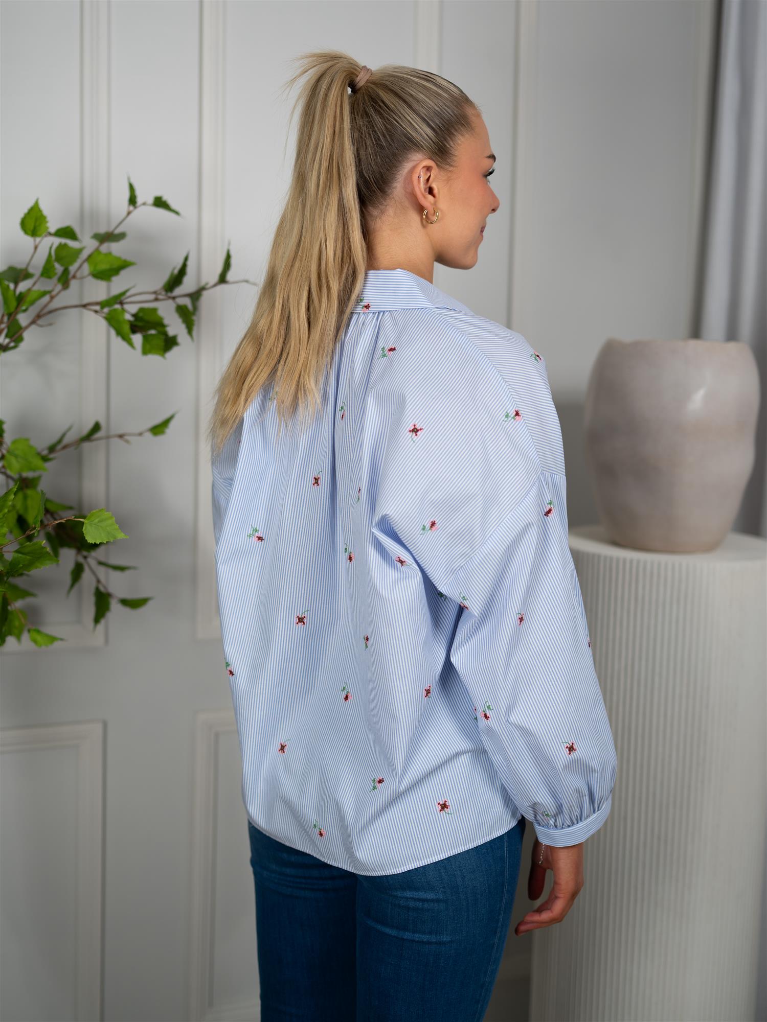 Max Mara Butterfly Light Blue