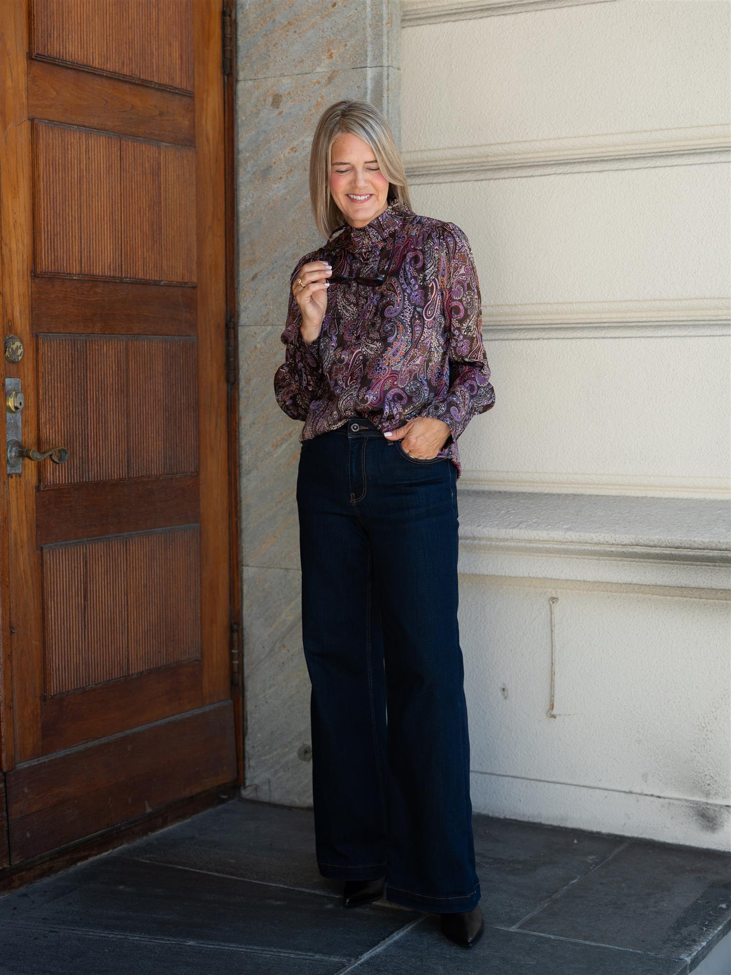 Amelie Blouse With Stand Collar