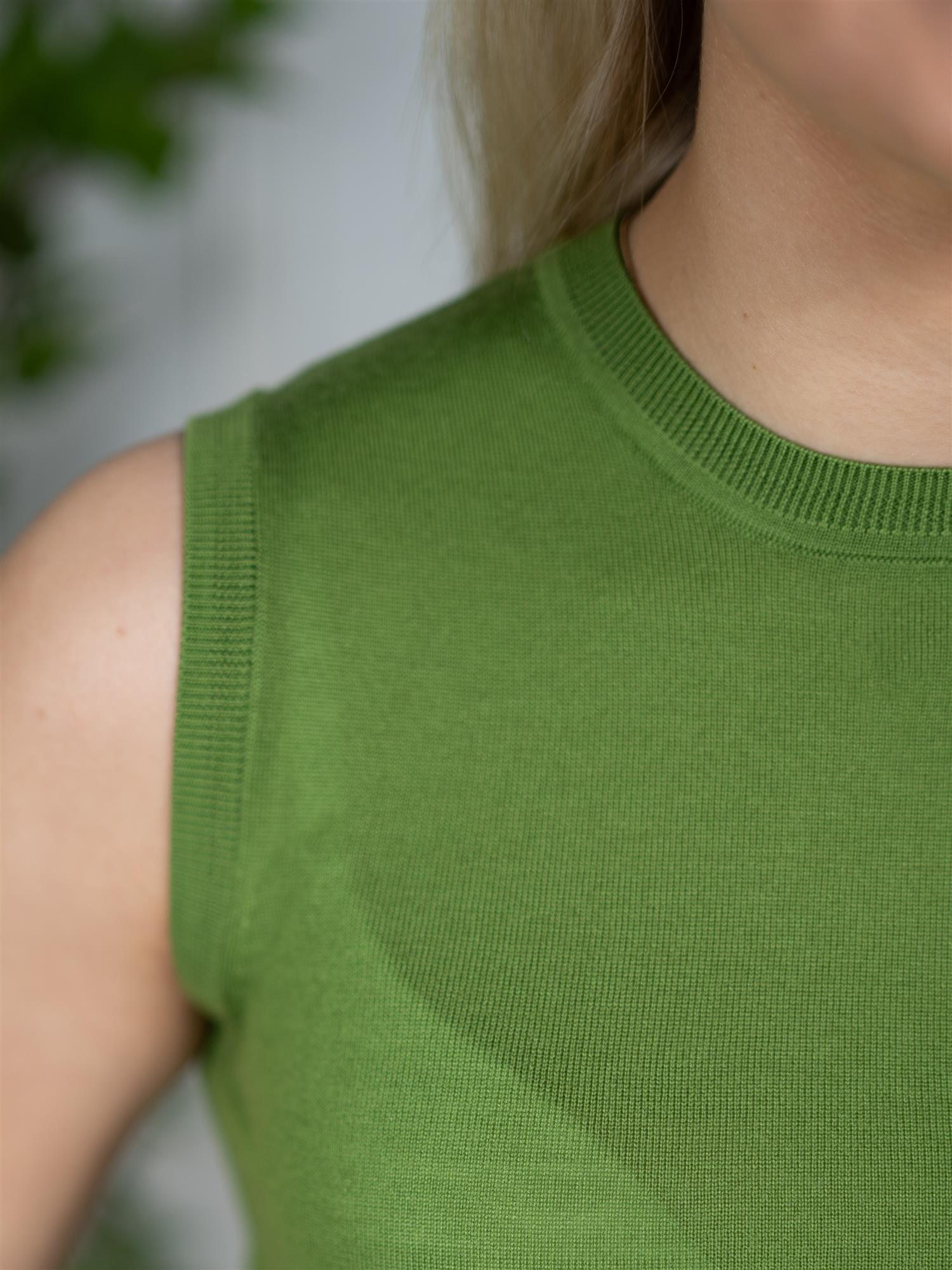 Julie Josephine Tanja Wool Top Tulip Green
