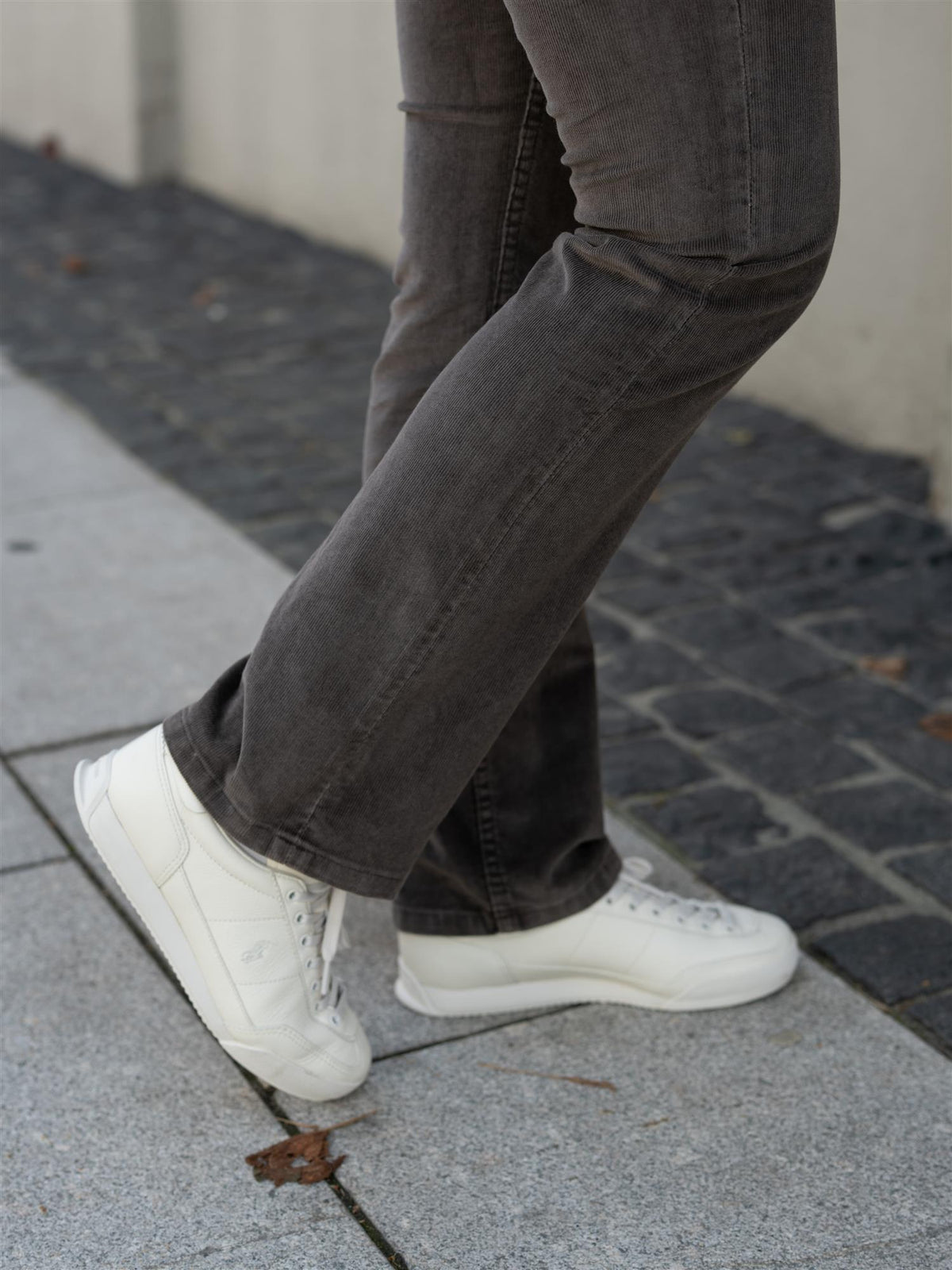 Jeanerica Arc Brown Corduroy