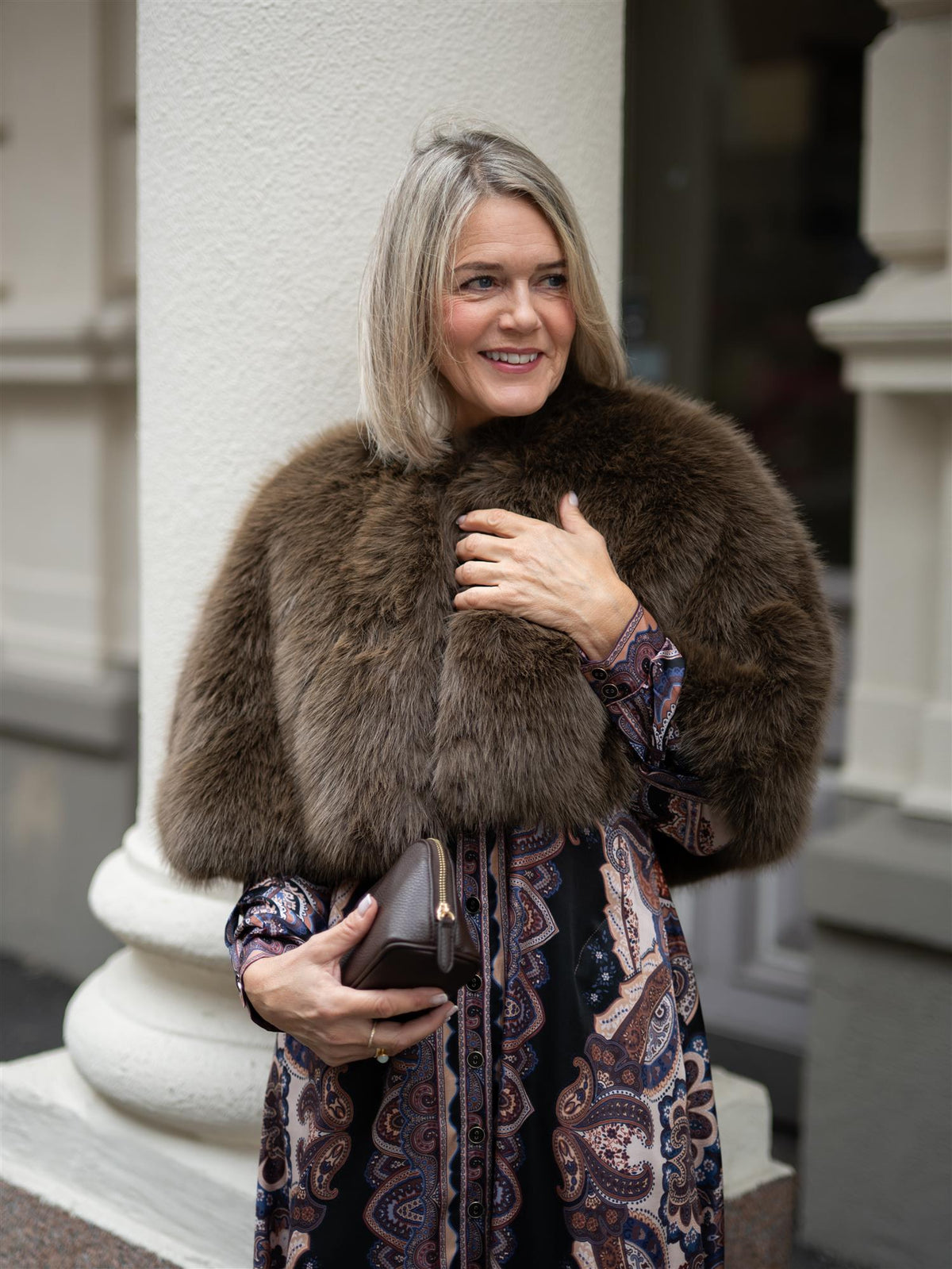 Izaya Fake Fur Cape Brown