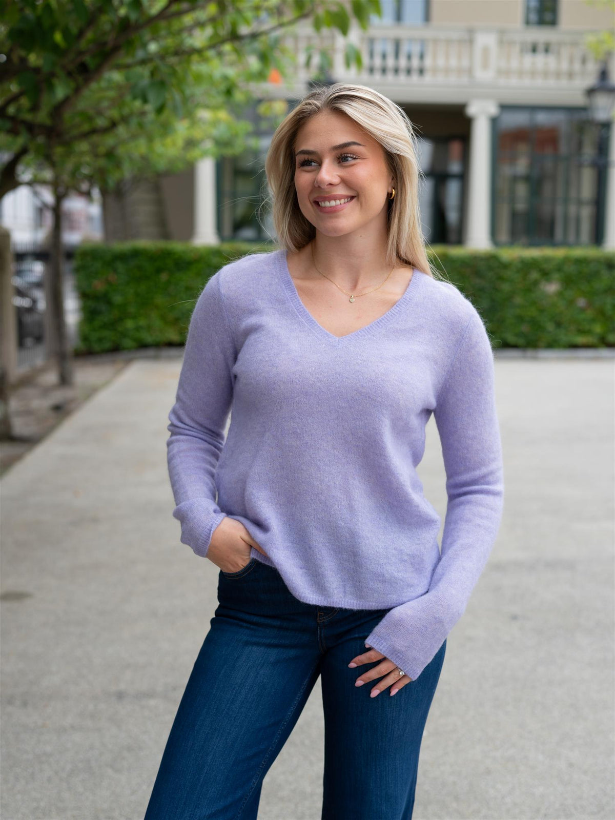 MMMape Sophia V-Neck Knit Violet Tulip
