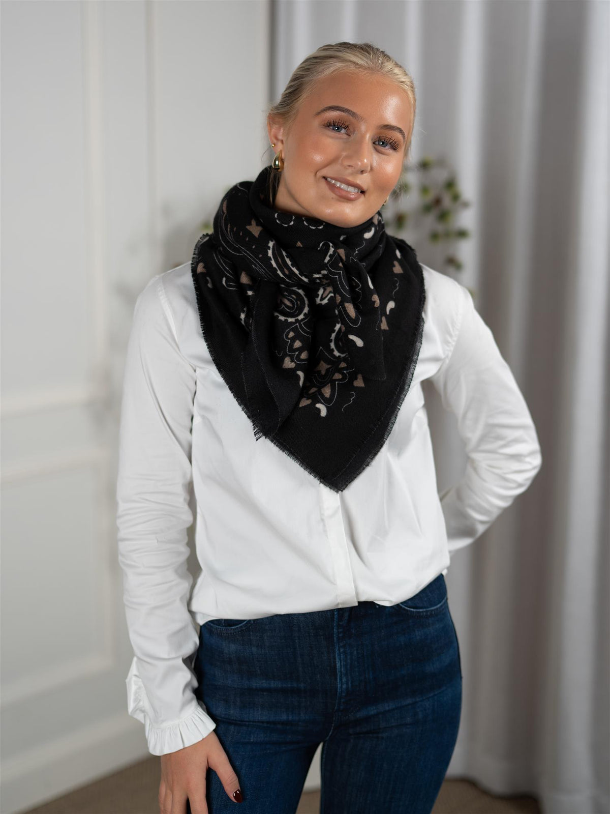 Paisley Scarf Black Black Heart