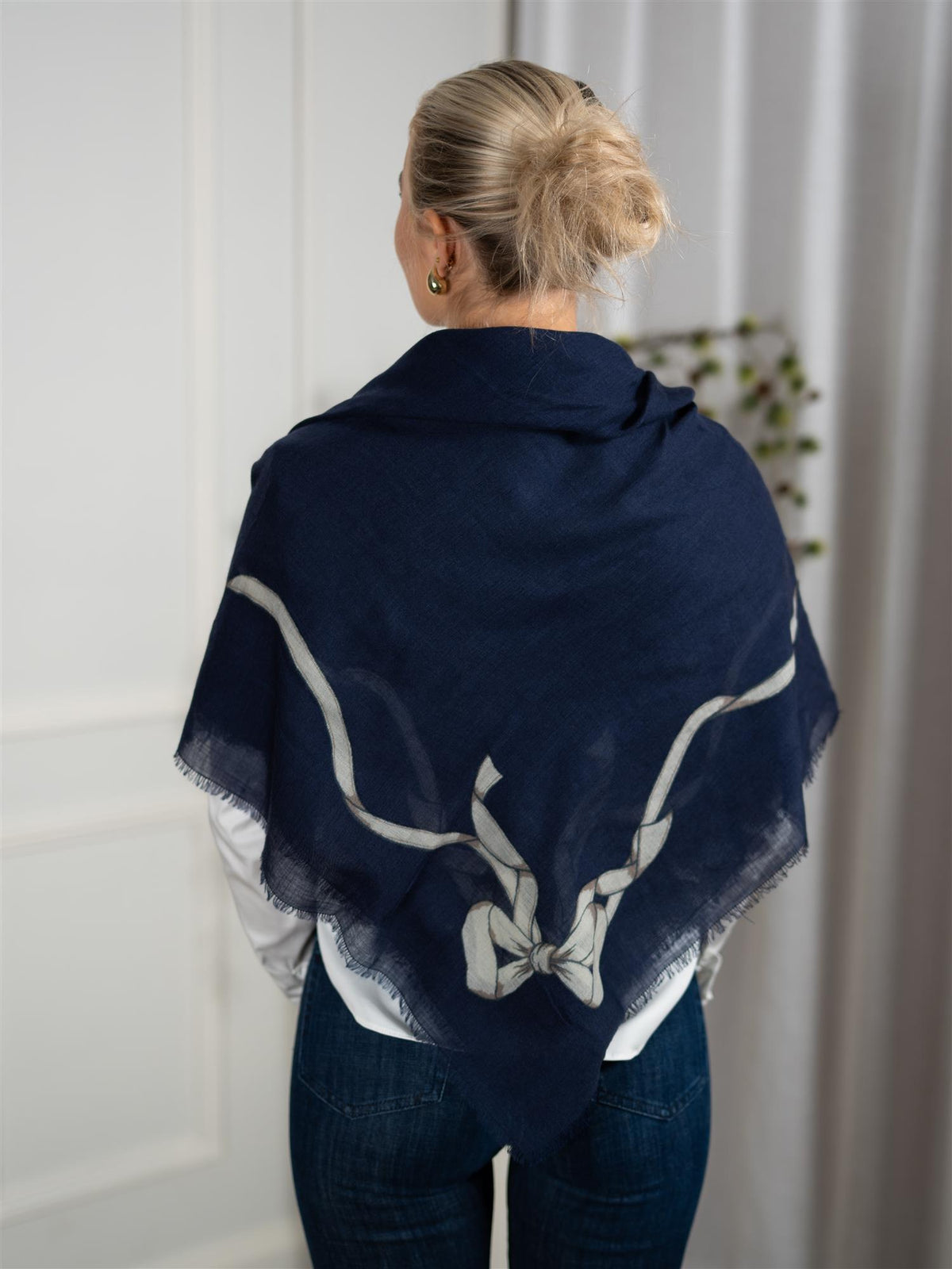 Bowtora Siw Scarf Navy Blue