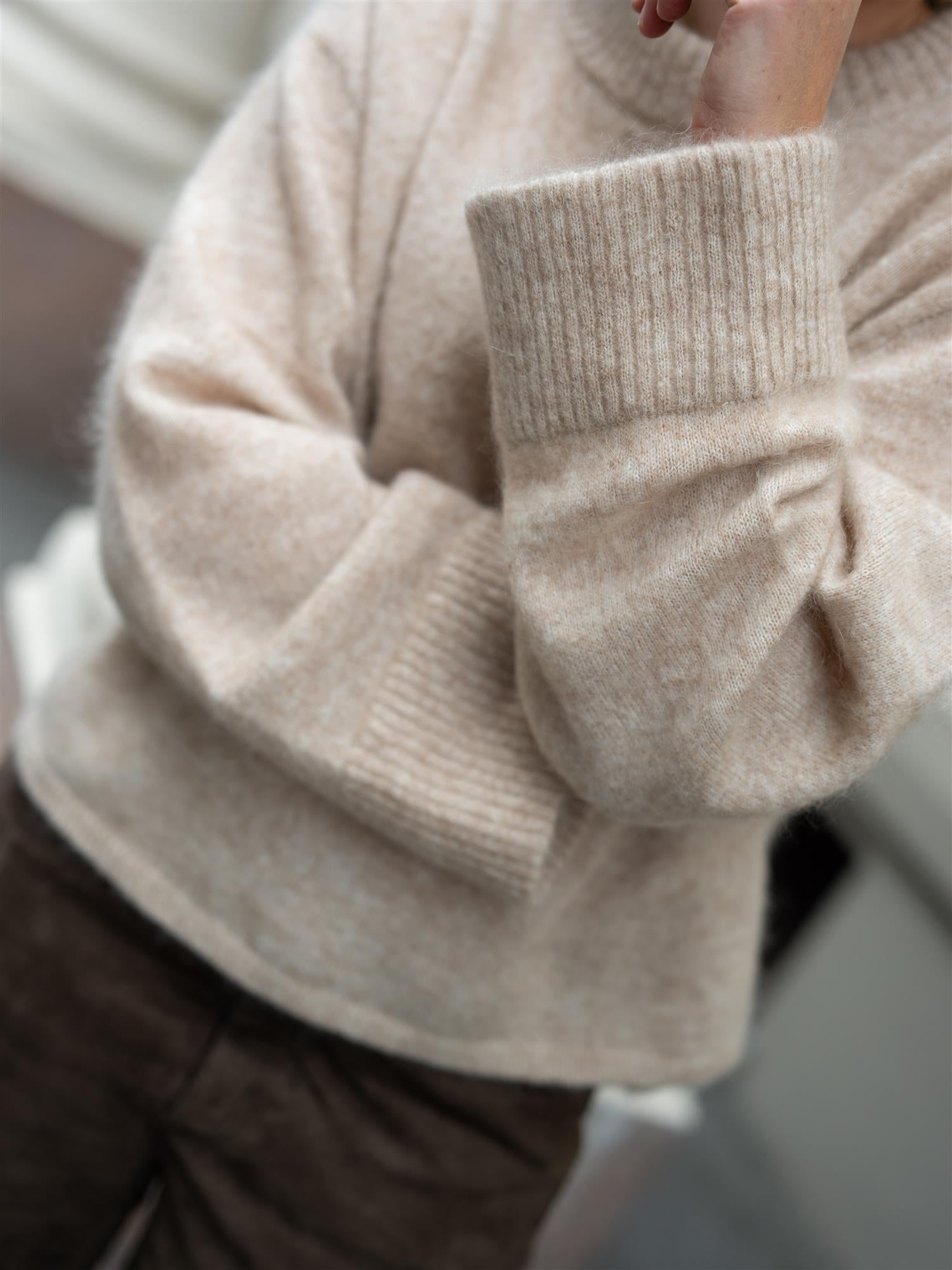 Niclas Short Sweater Oyster