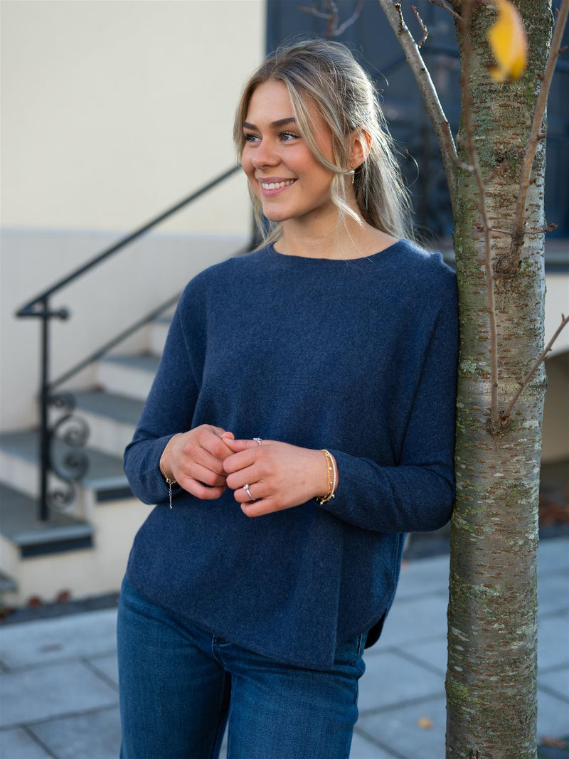 Davida Curved Sweater Denim Blue