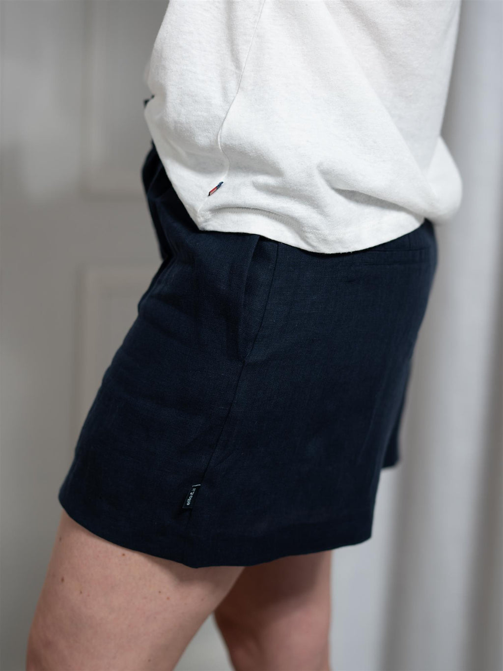 Ella&il Freya Solid Linen Shorts Navy