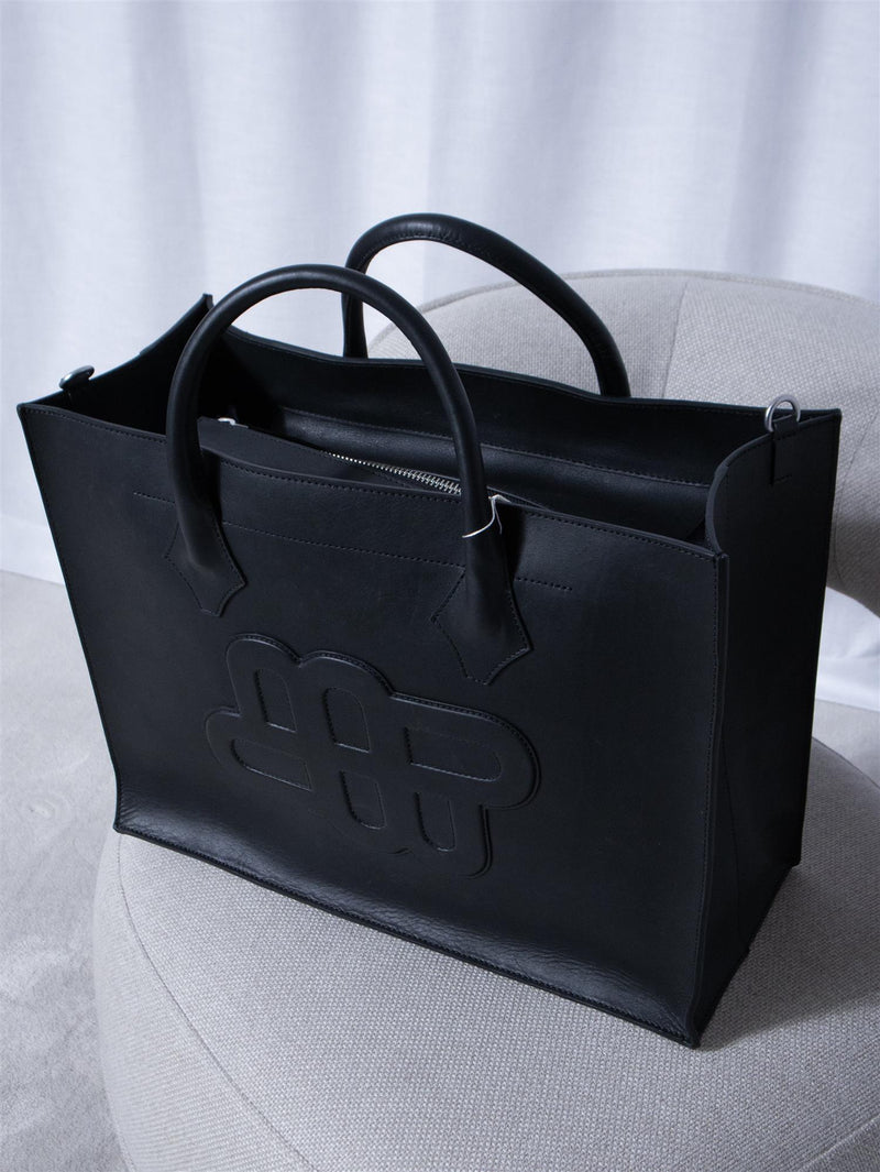 Munthe Franci Black