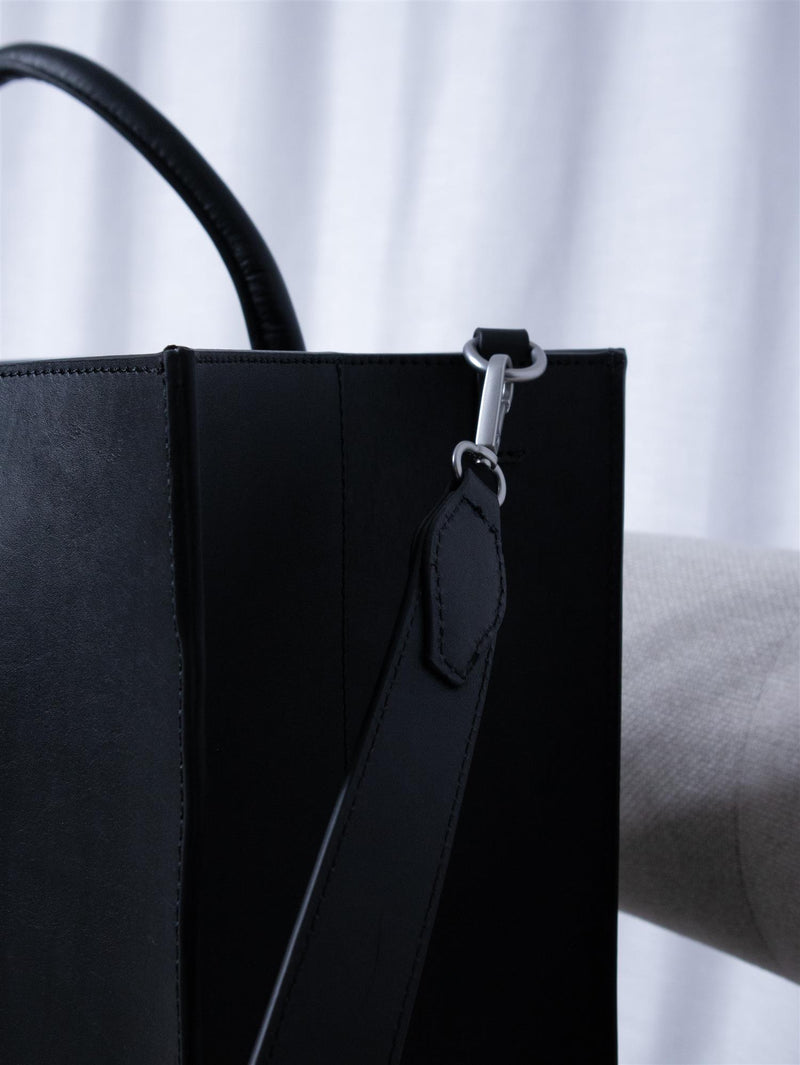 Munthe Franci Black