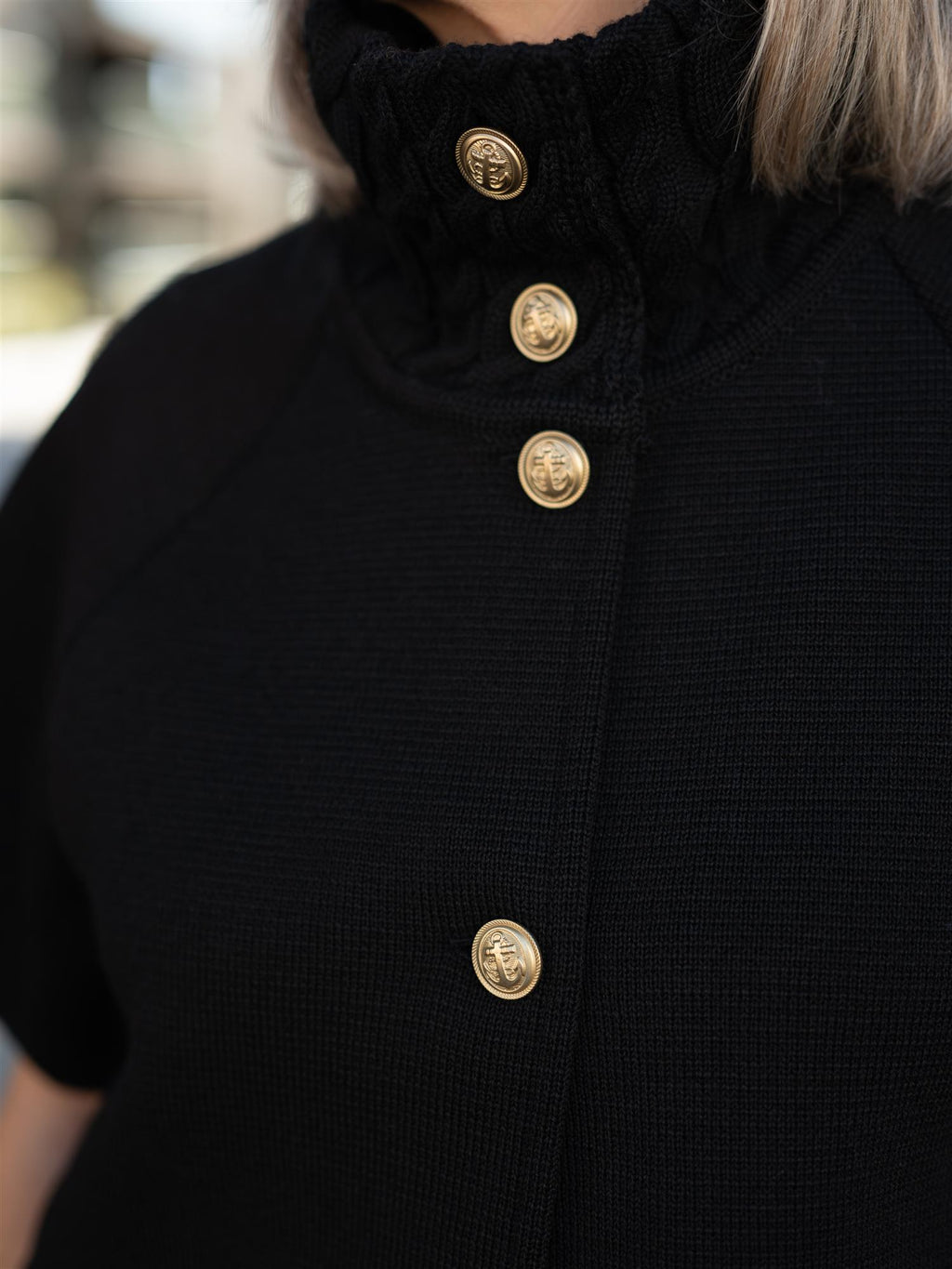 Busnel Lisalou Cable Knit Black Cape
