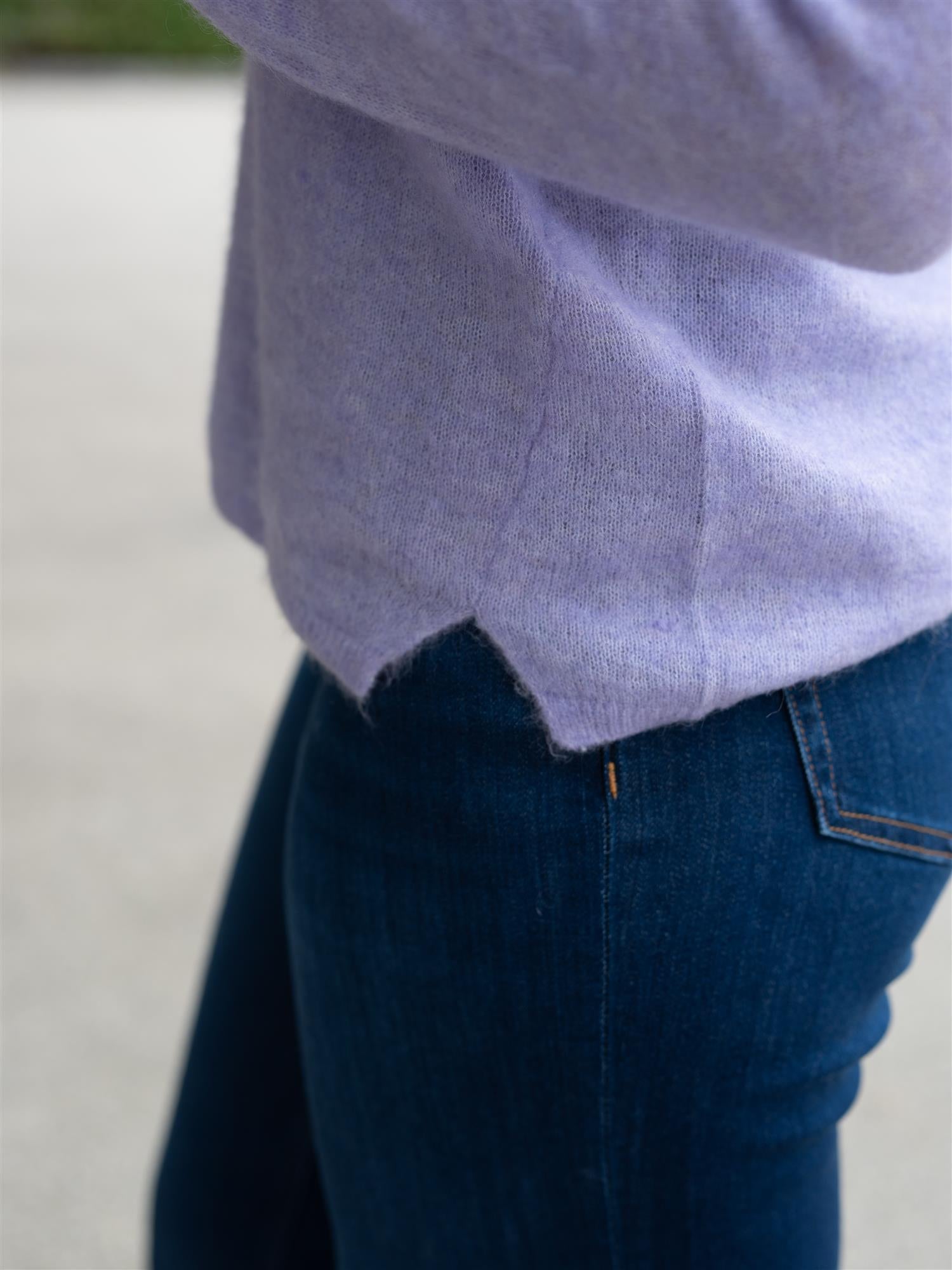 MMMape Sophia V-Neck Knit Violet Tulip