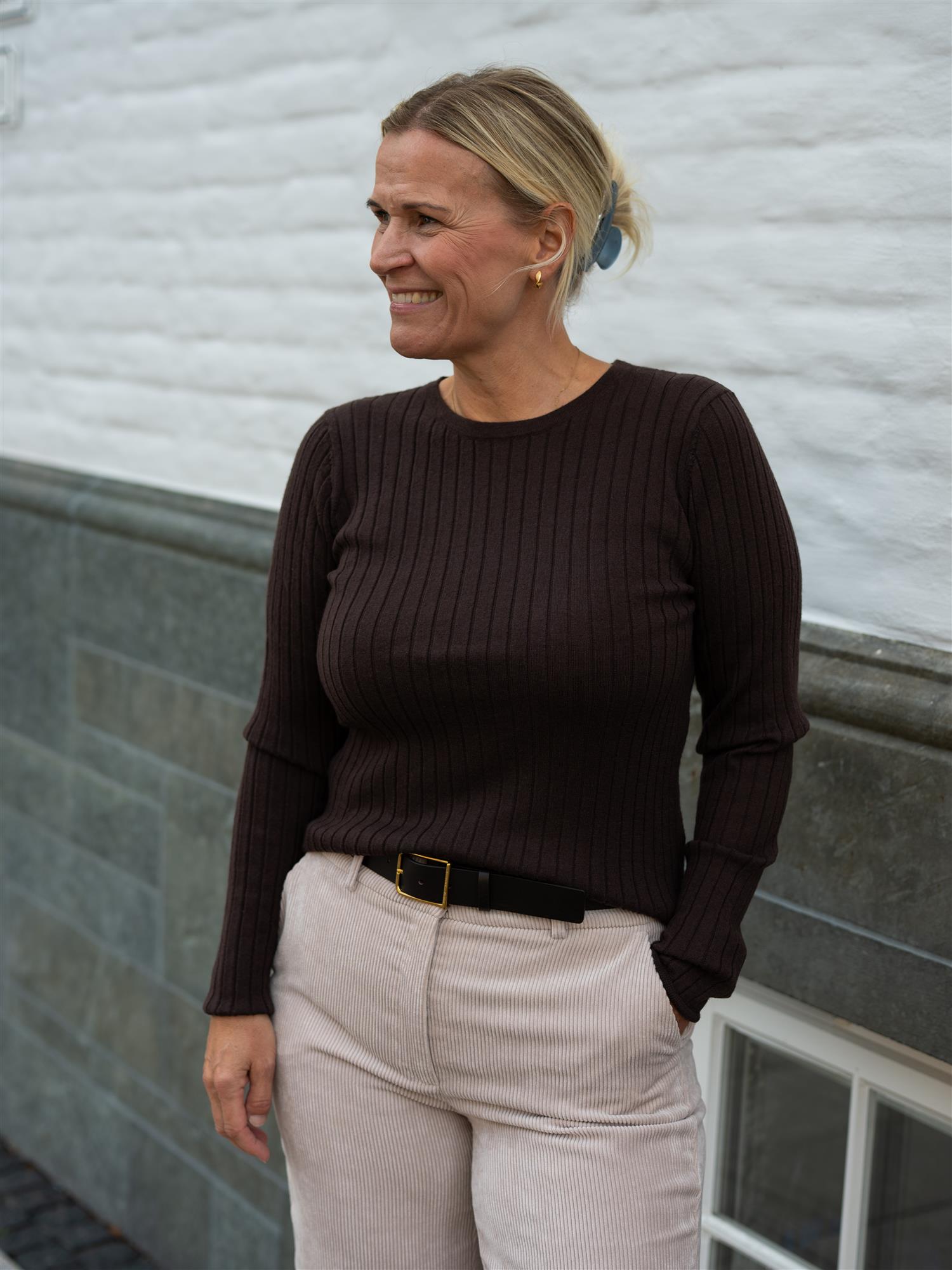 ONE and OTHER Henny Sweater Espresso