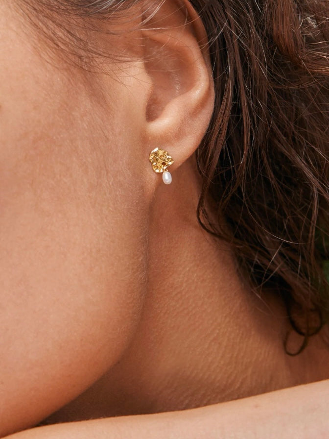 Enamel Studs Mio Pearl