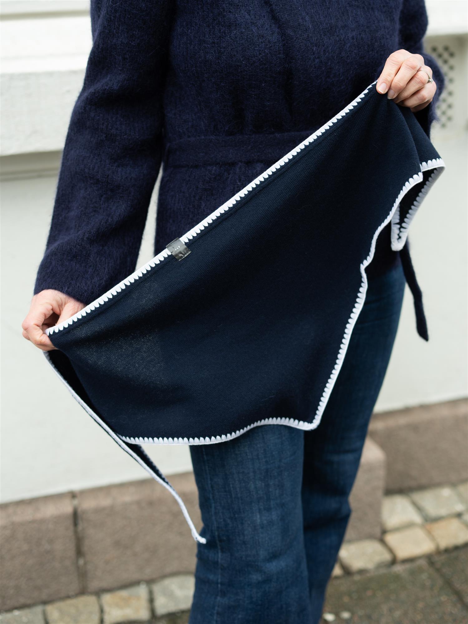 Mina Stitched Merino Scarf Navy