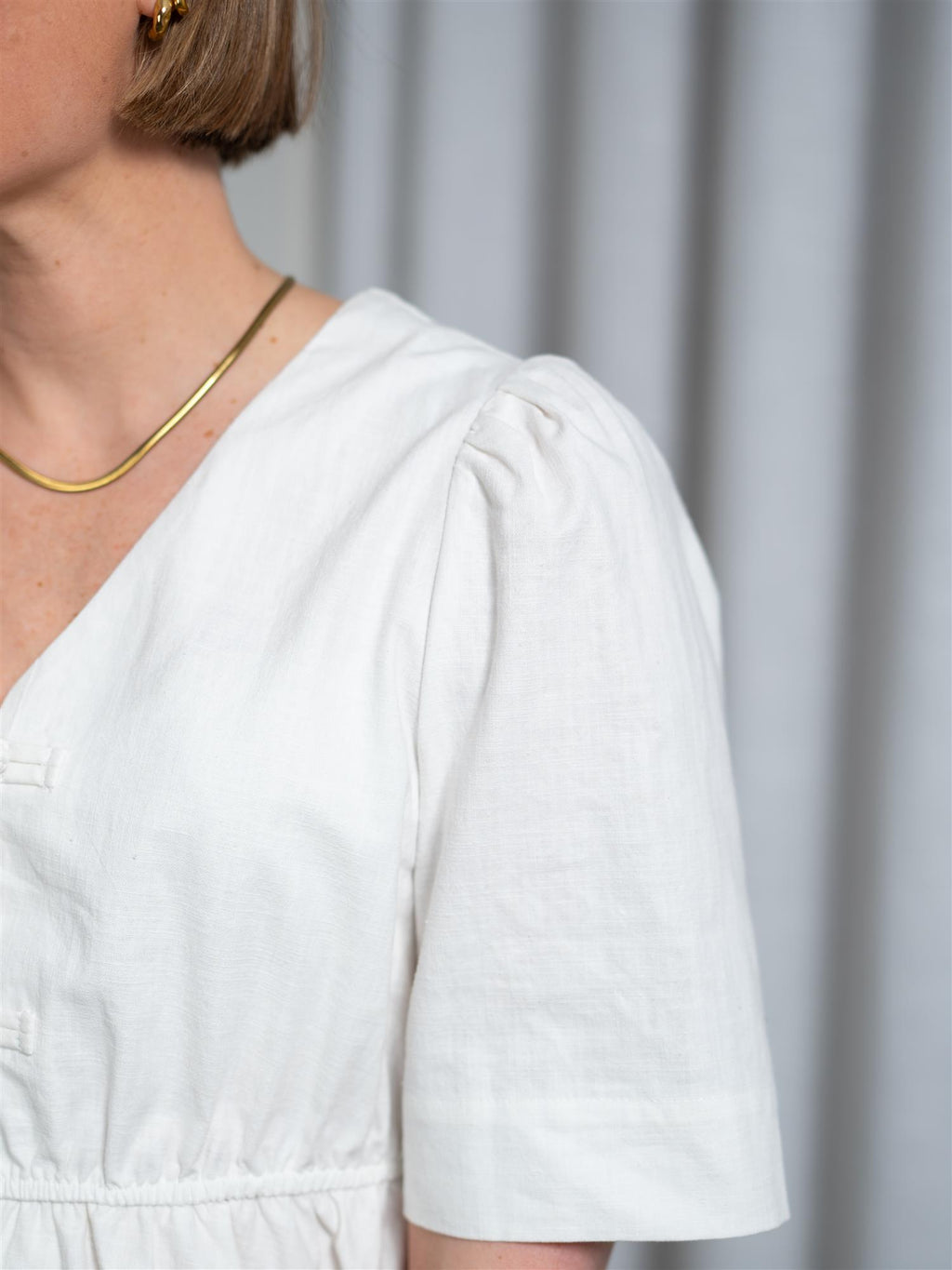Christian Aks Monic Linen Top White