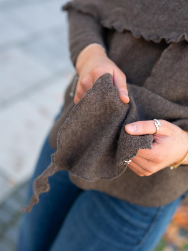 Davida Triangle Scarf Cacao