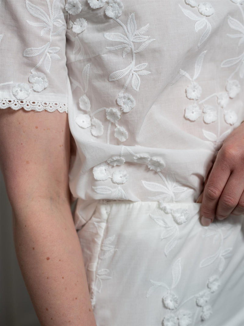 Munthe Ursa White