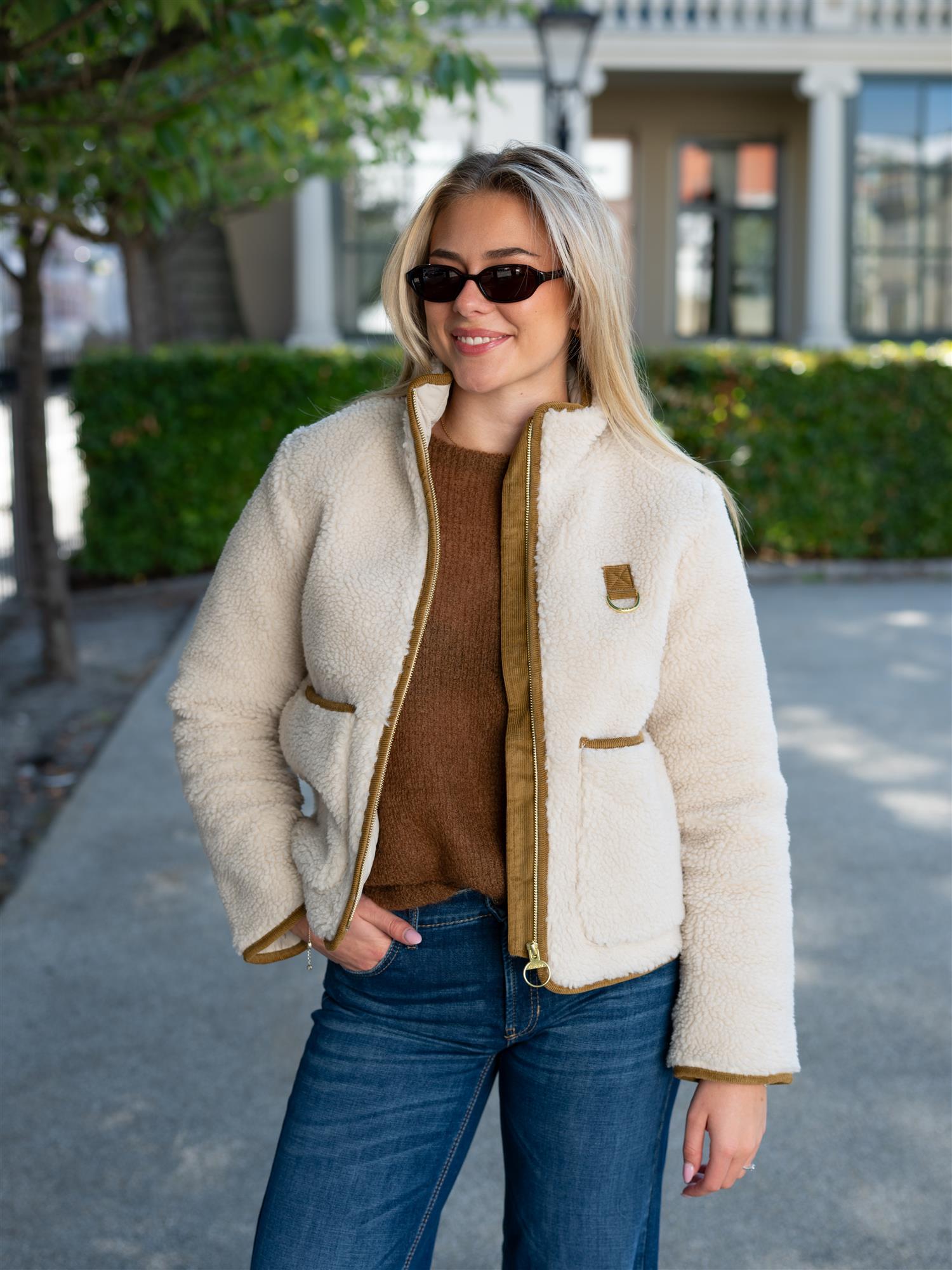 Elenora Casual Cream