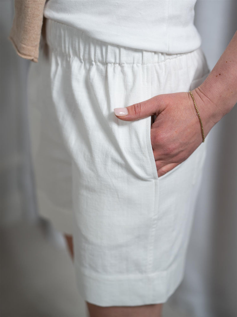 Christian Aks Lolita Linen Shorts White