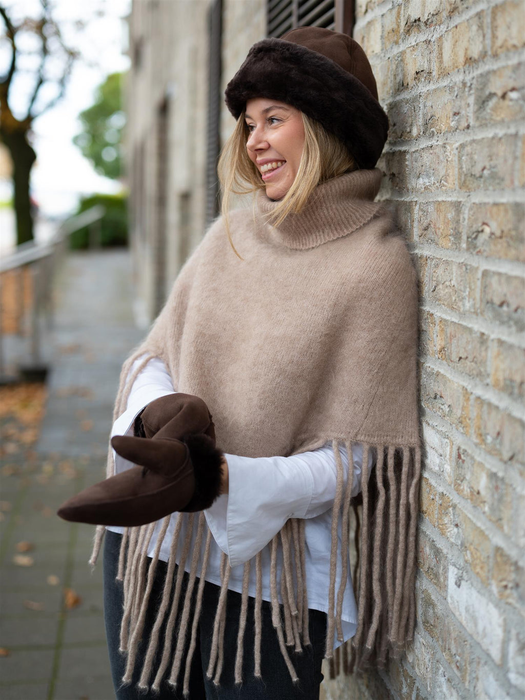 Ella&il Nikola Chunky Poncho Hazel Beige