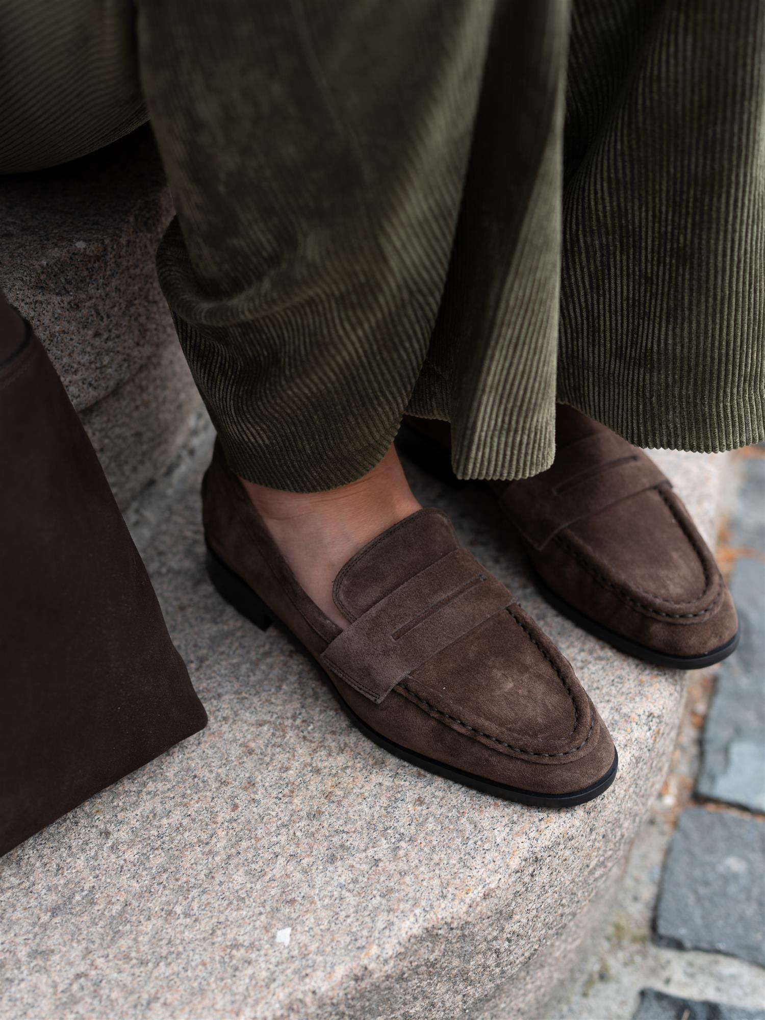ATP Atelier Airola Walnut Suede