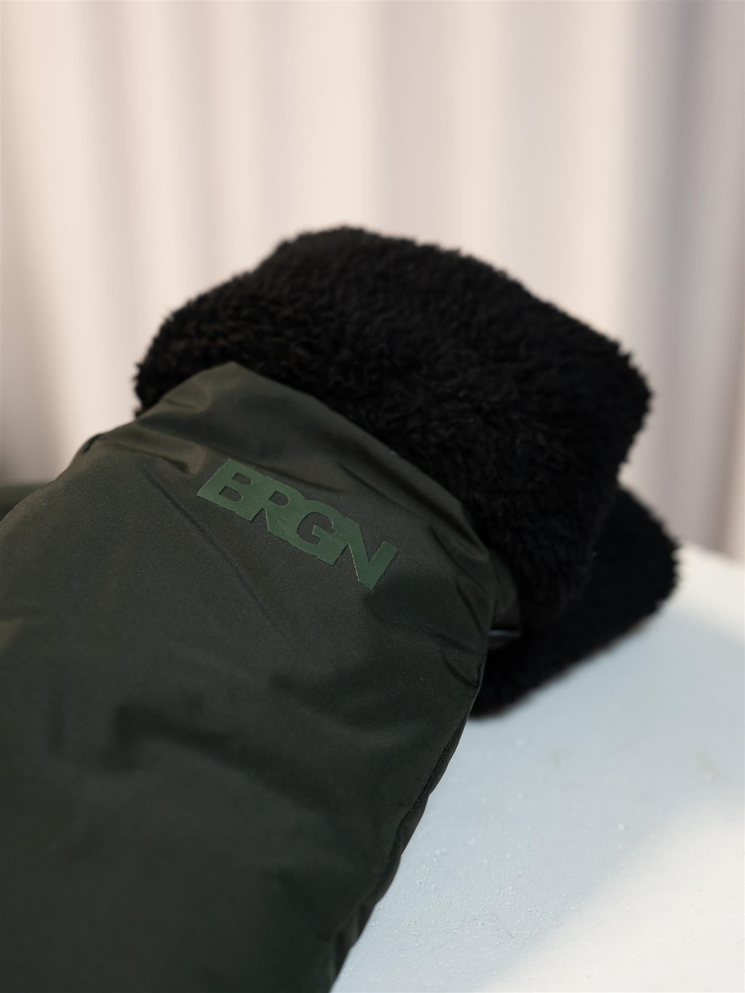 BRGN Puffer Mittens Rosin Dark Green