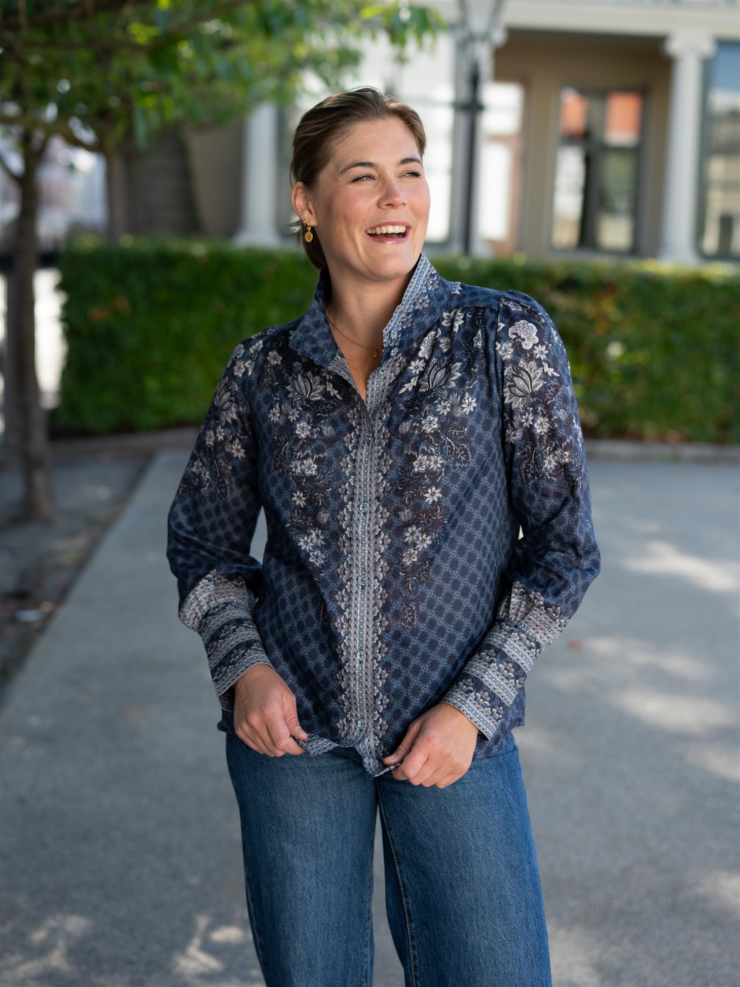 Amelie Blouse With Stand Collar