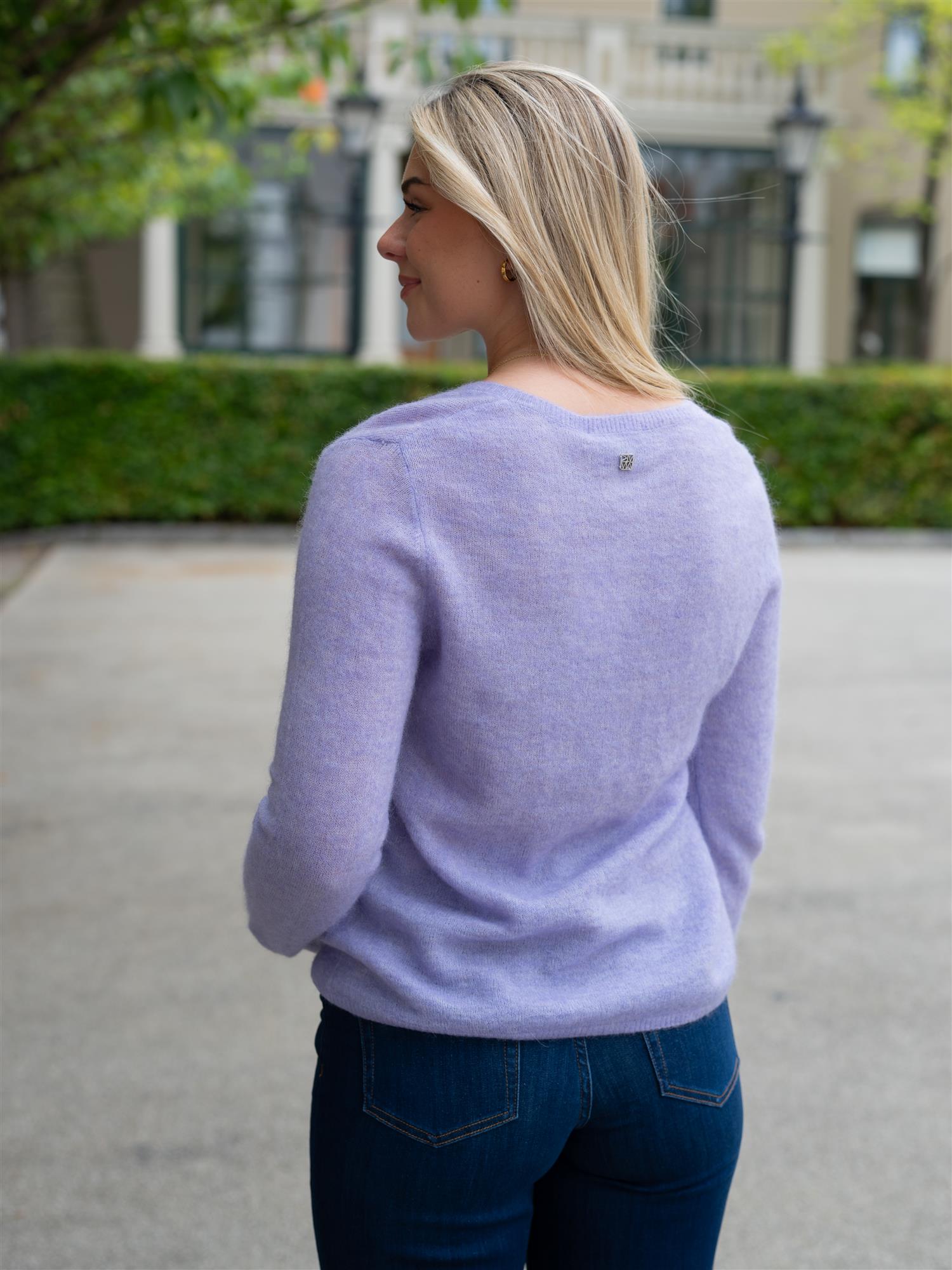MMMape Sophia V-Neck Knit Violet Tulip