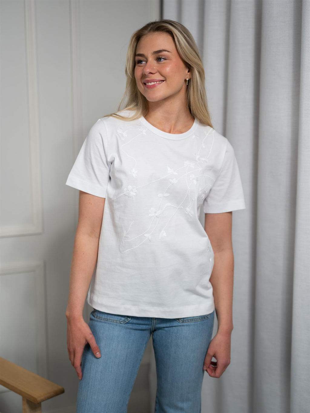 Munthe Piris White